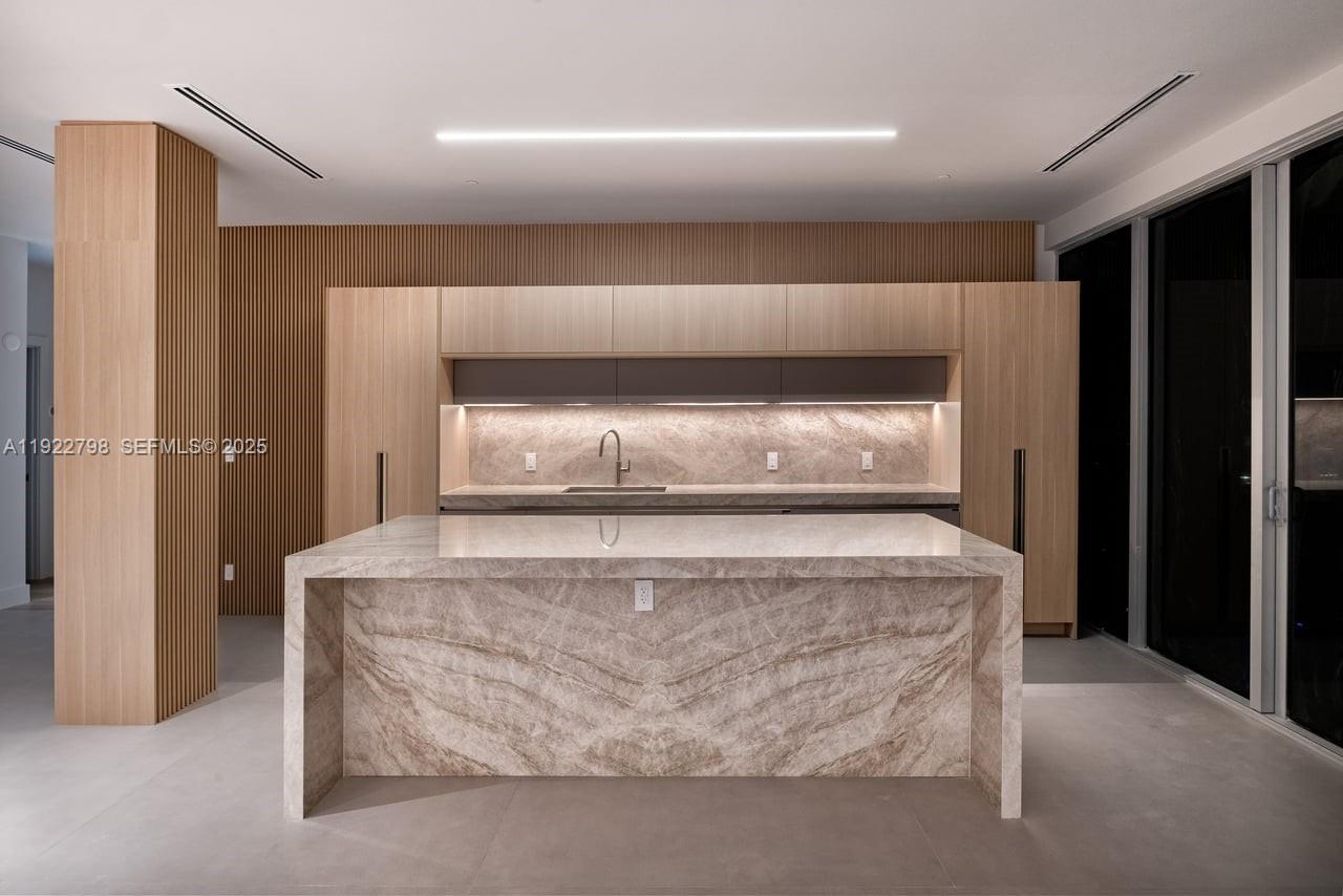 465 Brickell Ave 5701