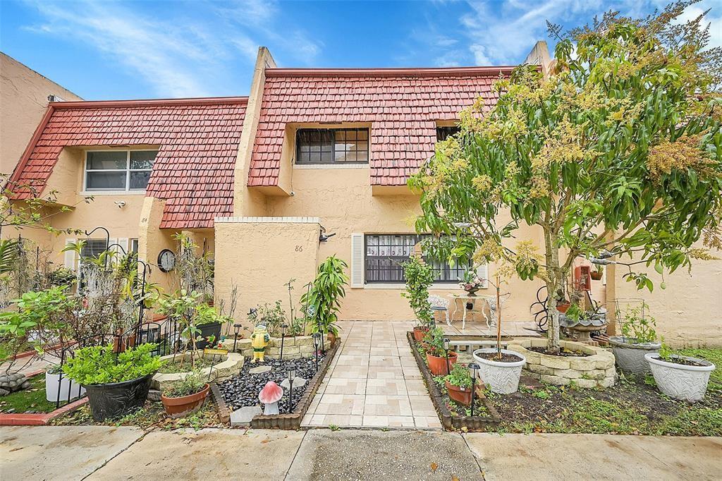 Shaker Village Ph 1 Condo