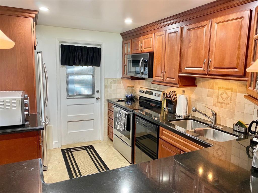 No 22 Palm-Aire Country C