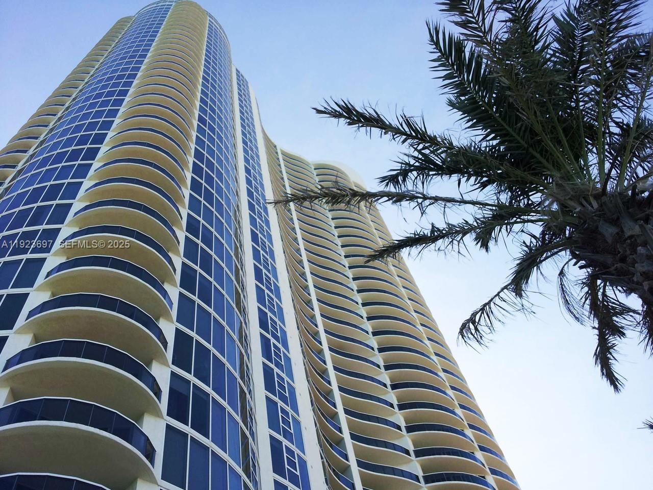 17201 Collins Ave Unit 1009, Sunny Isles Beach, Florida 33160