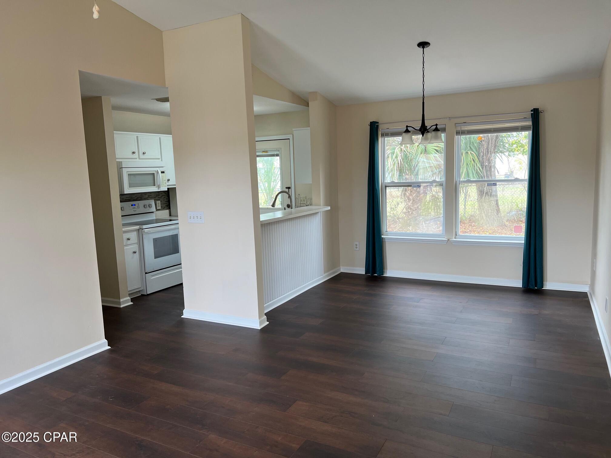 Image 2 For 1251 Oak Avenue