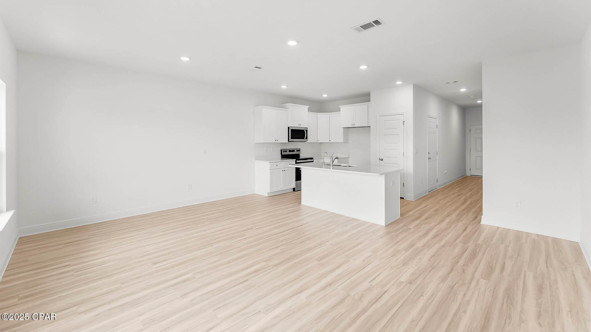 Image 12 For 350 Chateau Lane