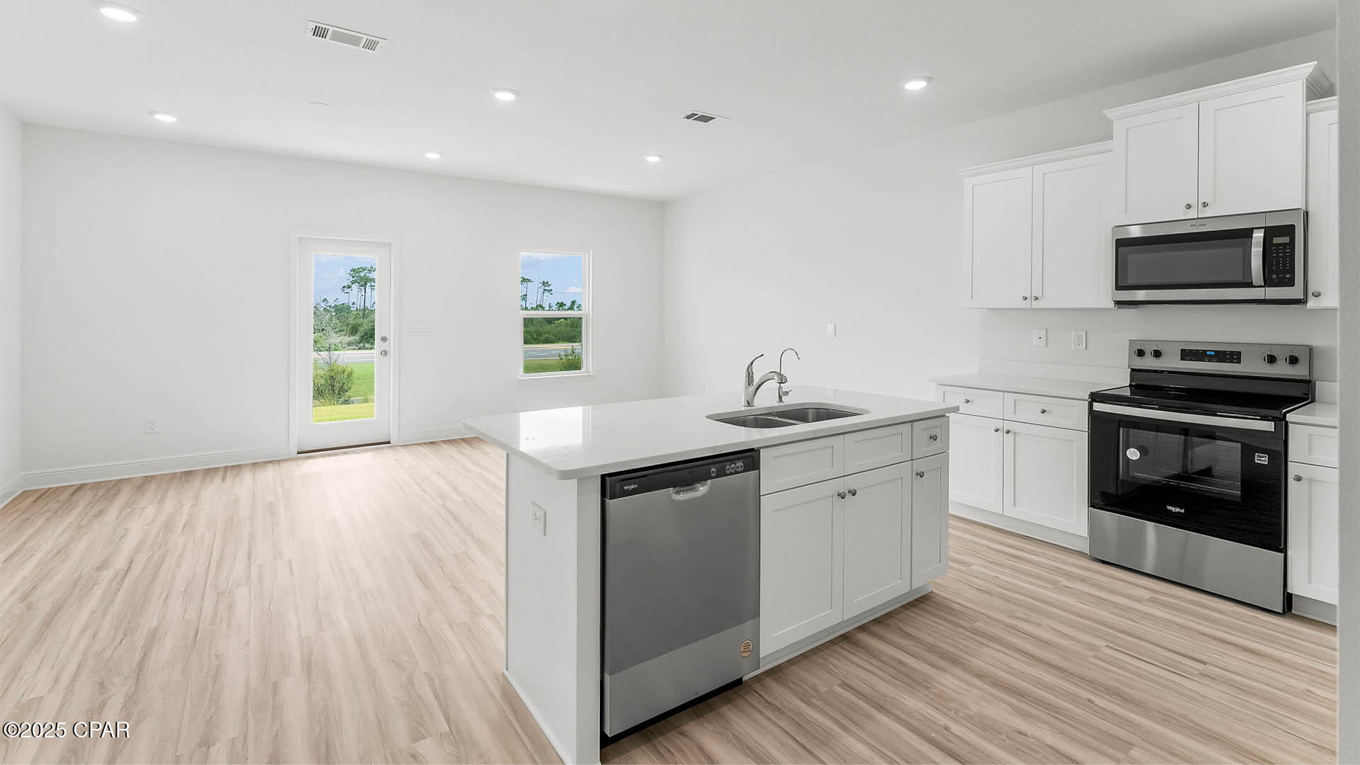 Image 7 For 350 Chateau Lane