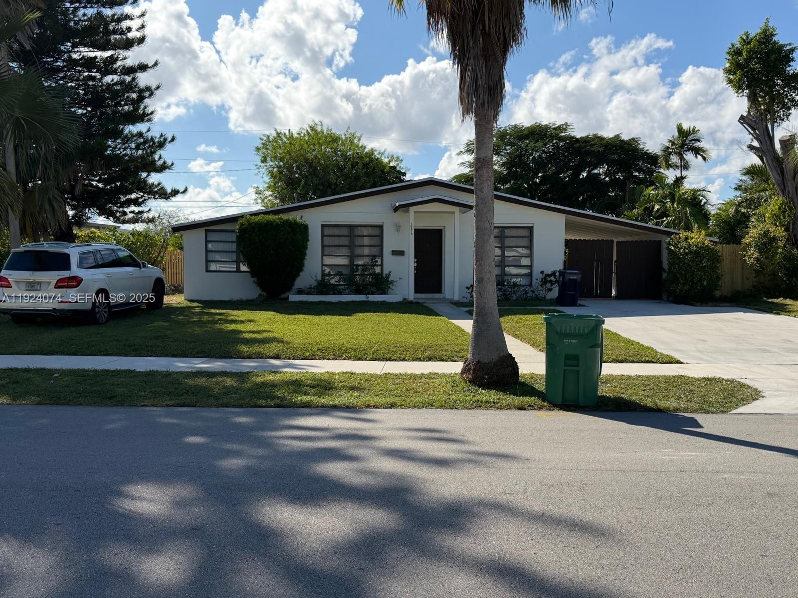 Cutler Bay rental: 6 bed / 3 bath with 2 master bedrooms. Home can be split into a 4/2 and a 2/1 by closing one door. perfect for big families or in laws. Huge yard, swimming pool, and ample parking. $4,750/month. Call for more information at 305-984-4324 or 786-296-1180. Owner is a Real estate broker.