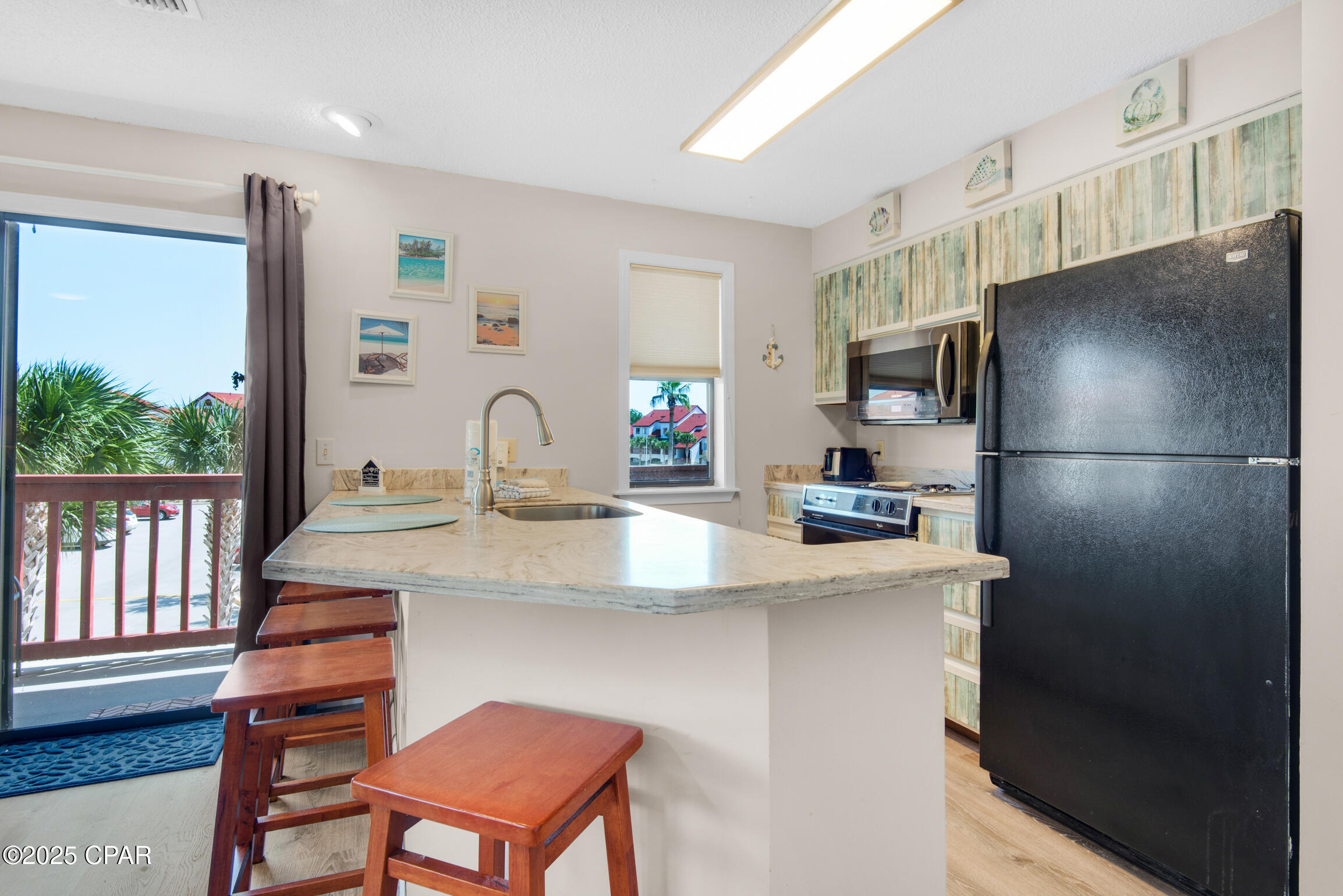 Image 11 For 8730 Thomas Drive 1211c
