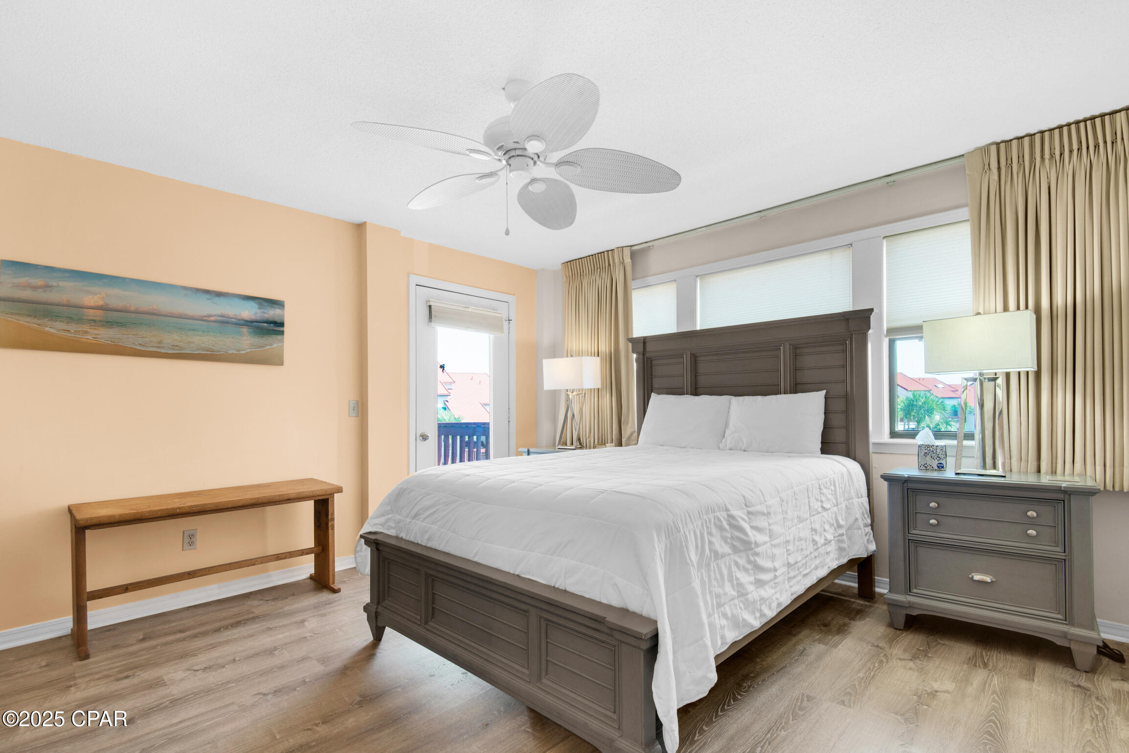 Image 16 For 8730 Thomas Drive 1211c