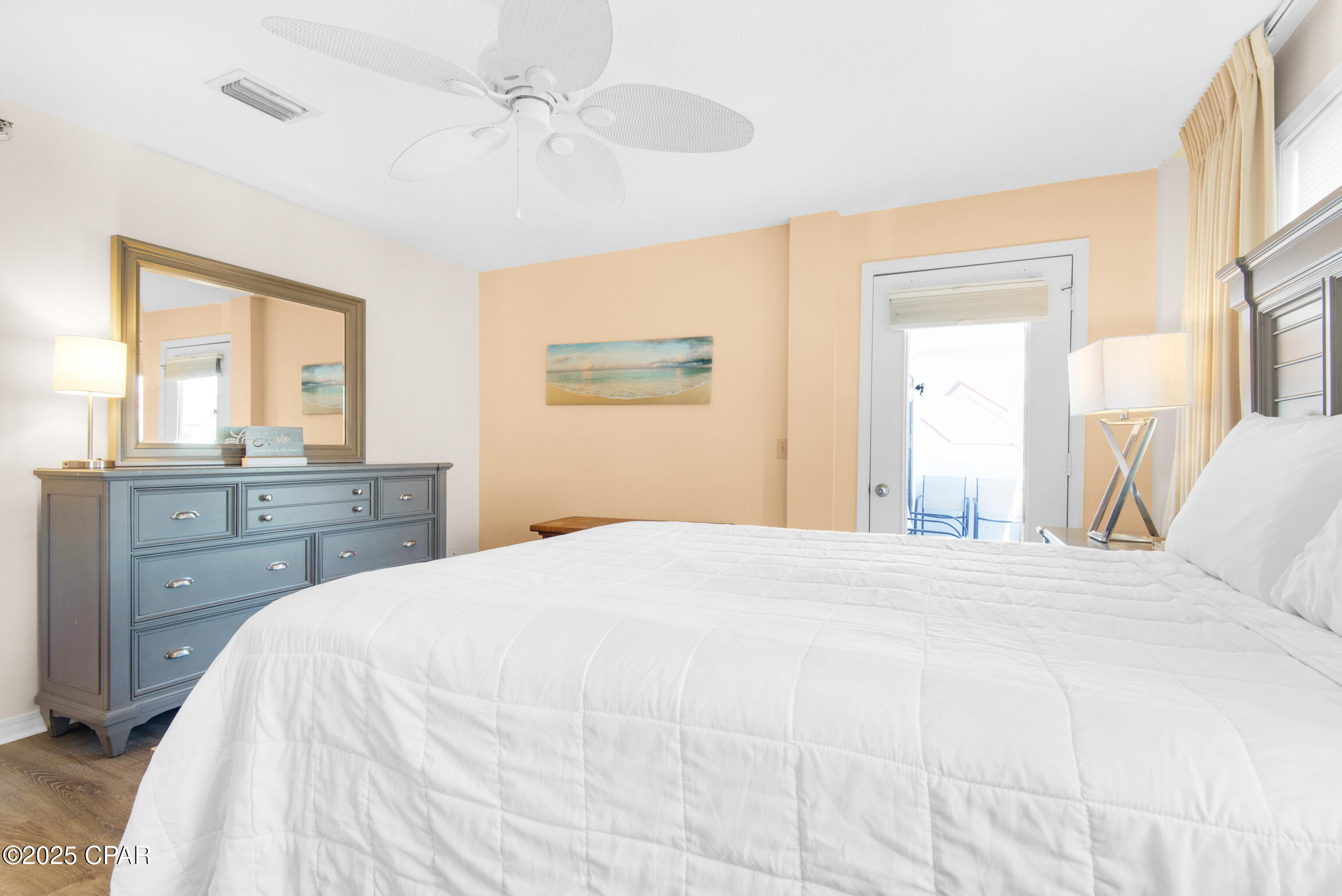 Image 18 For 8730 Thomas Drive 1211c