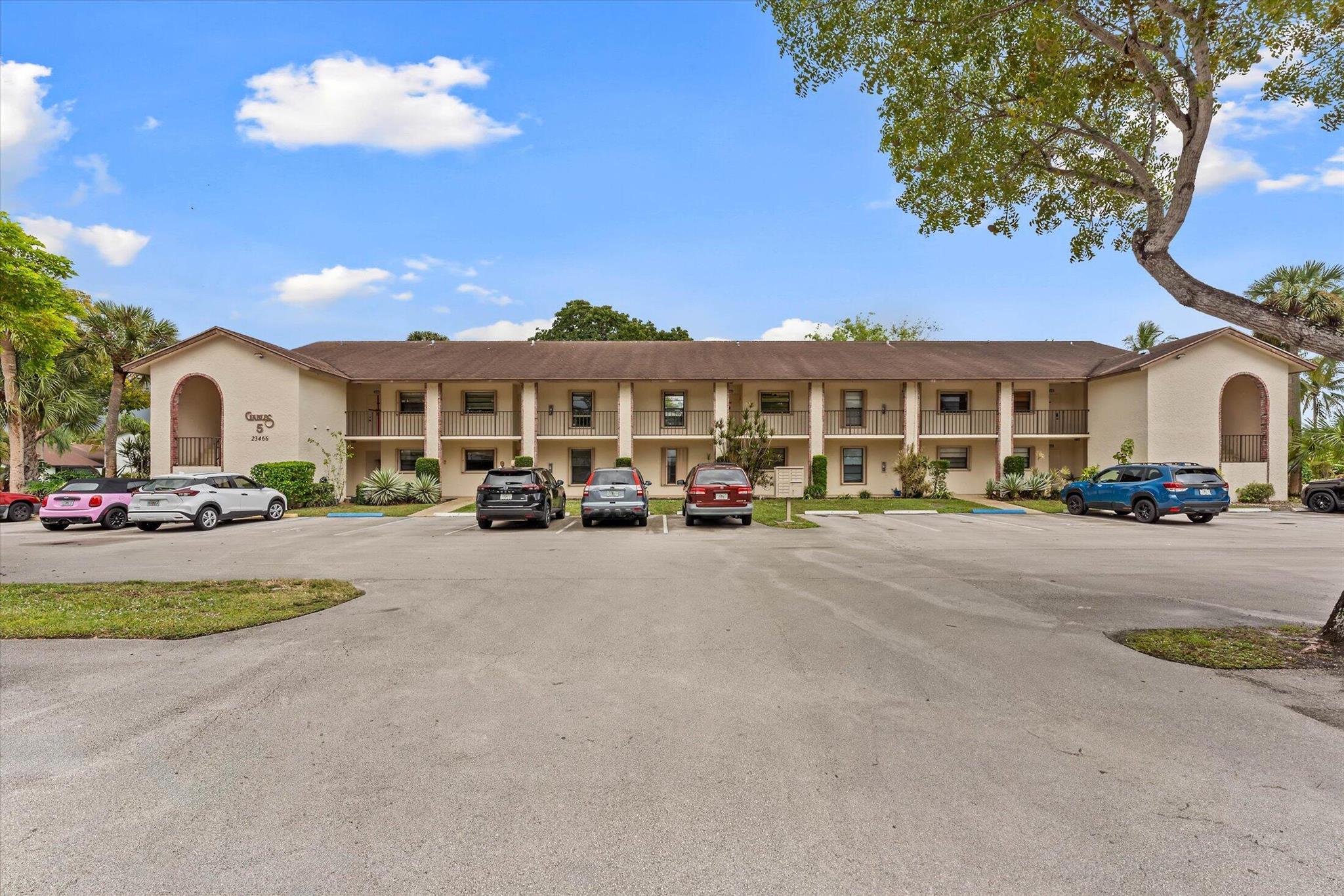 Gables East Of Boca Barwo