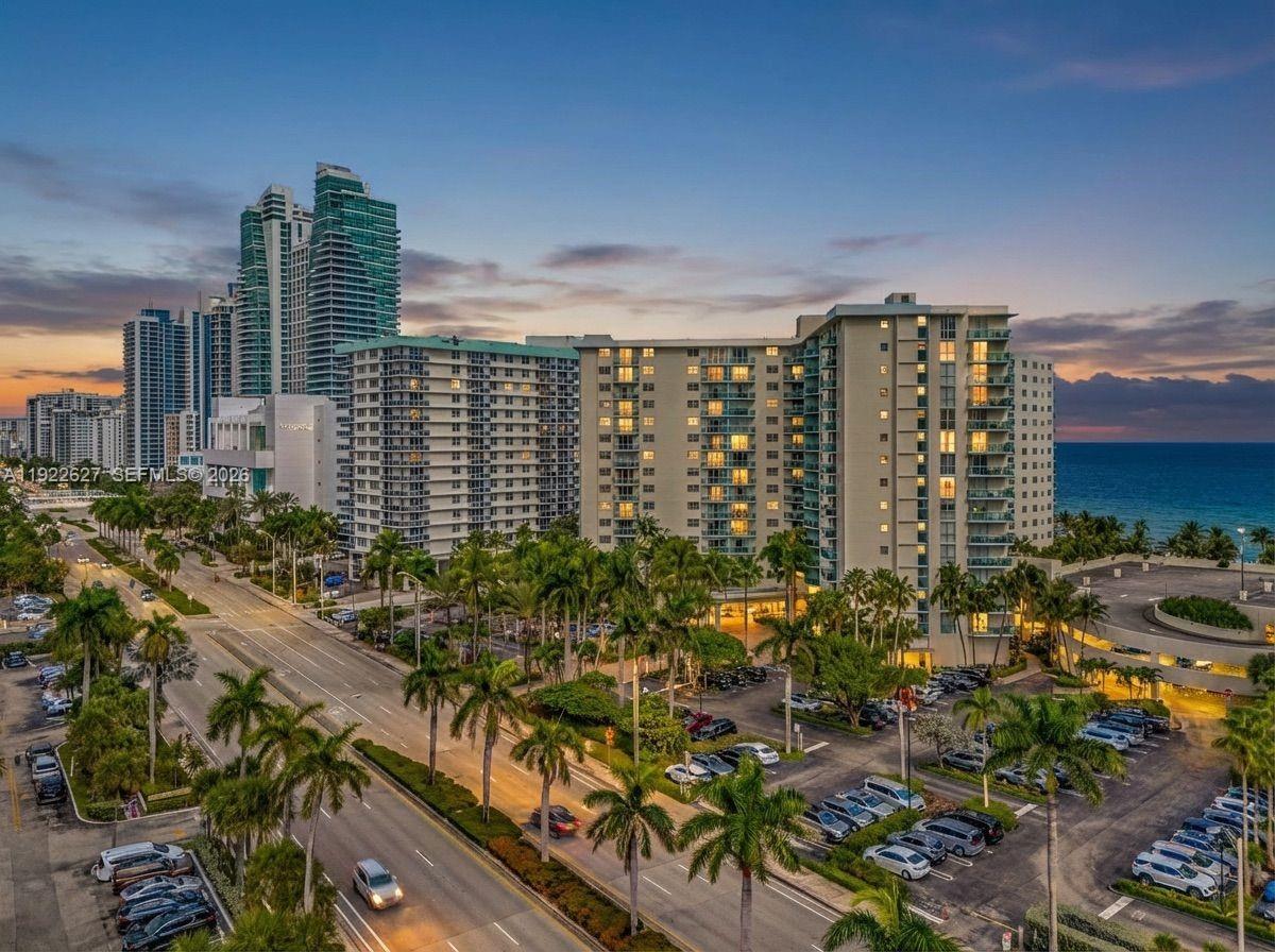 Tides On Hollywood Beach