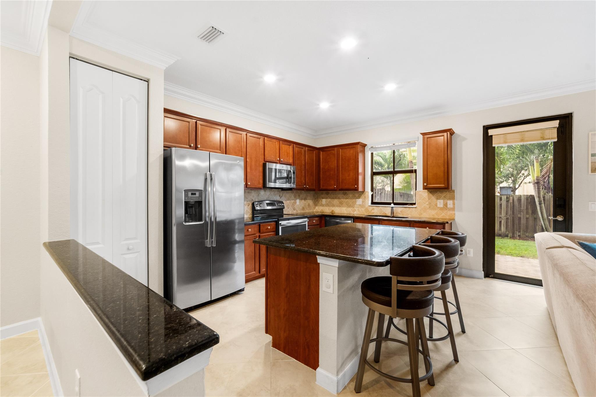 Homes for sale in Parkland, FL | 9627 Town Parc Cir S, Parkland, FL 33076 | MLS# F10538951