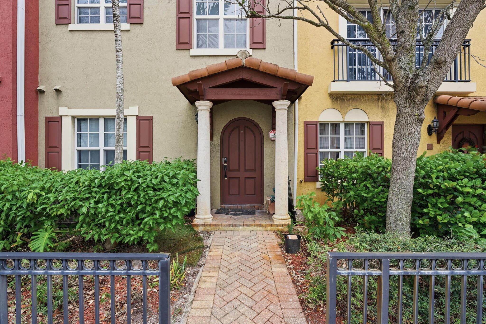 Cloisters At Lake Worth