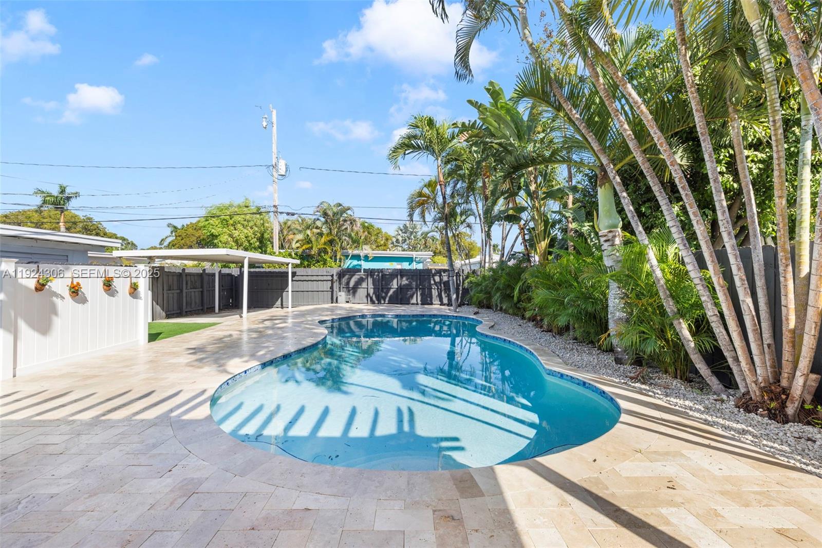 Hollywood South Side Add