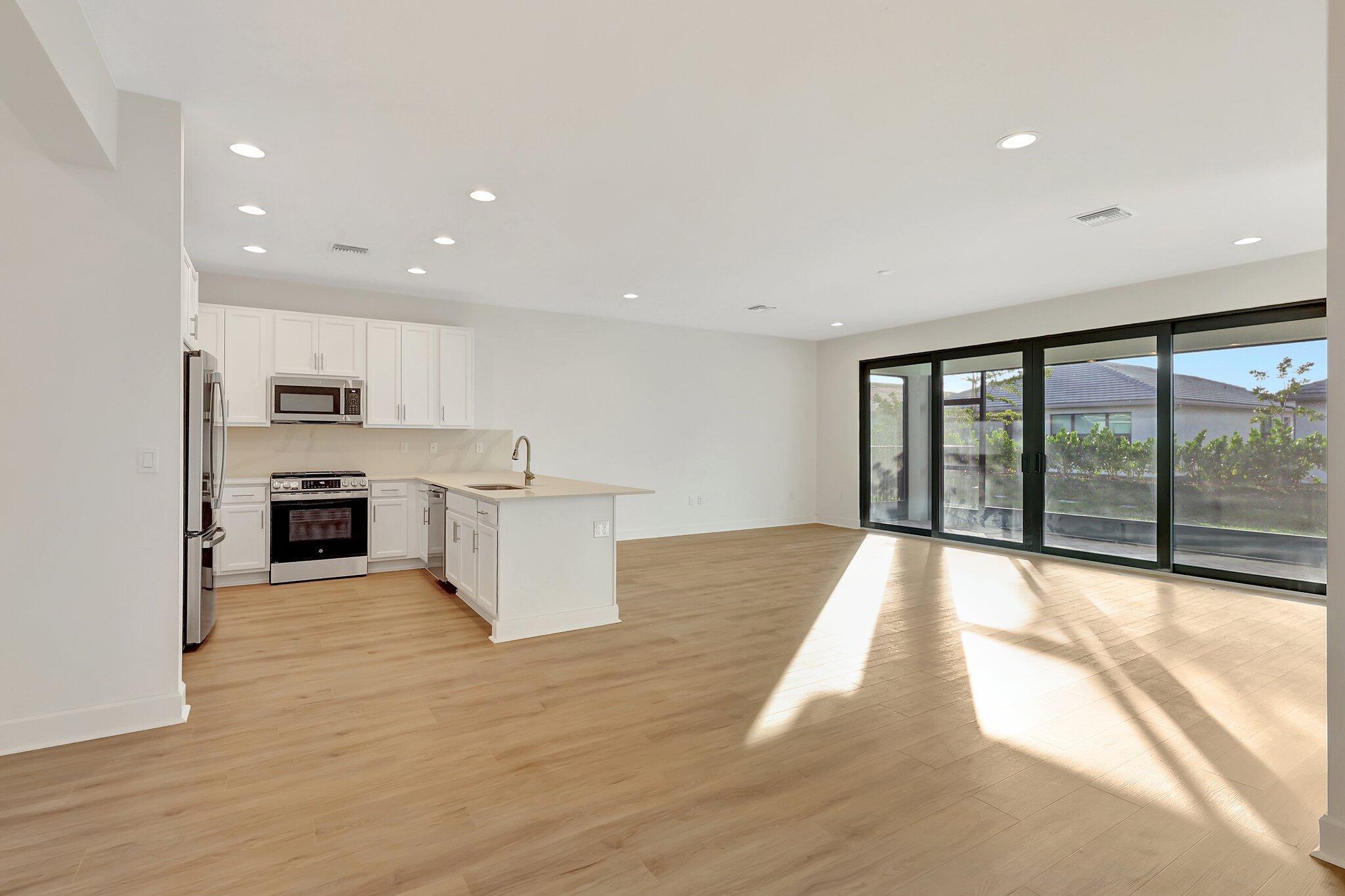 Riverland Valencia Walk