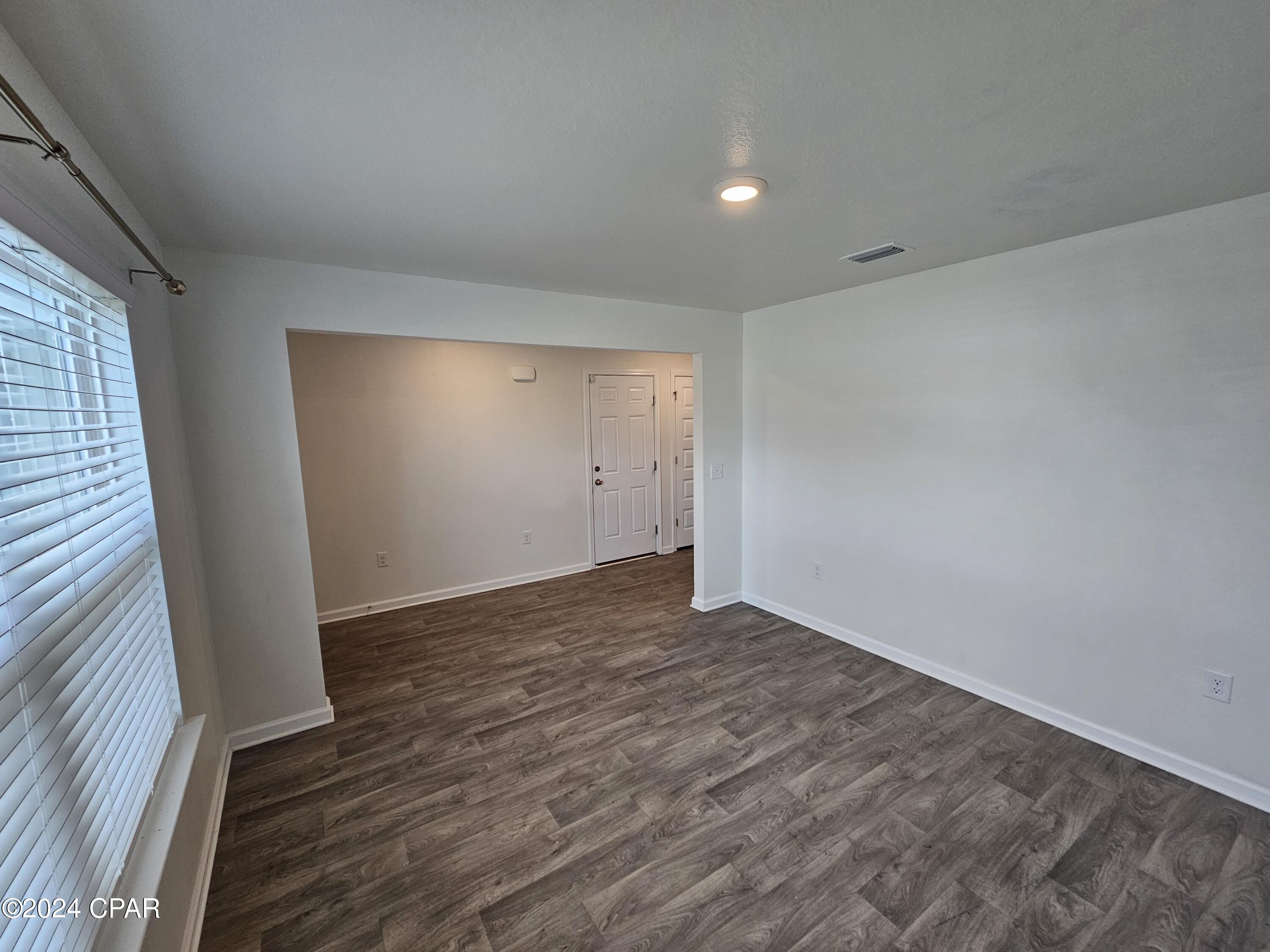 Image 3 For 504 Albert Meadow Lane