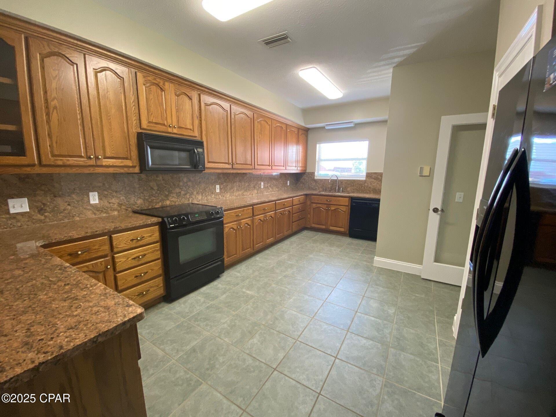 Image 3 For 2011 Tupelo Court