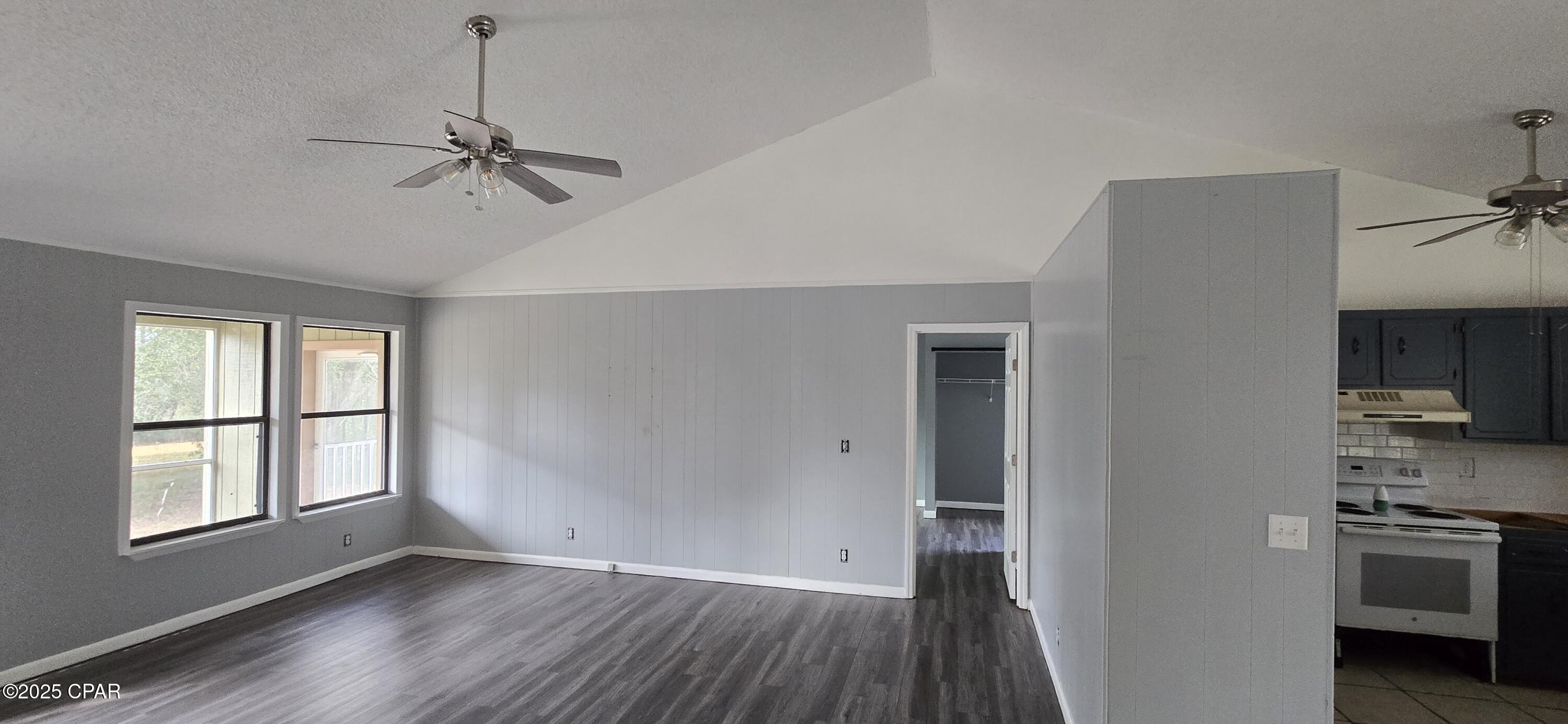 Image 3 For 632 Carver Circle