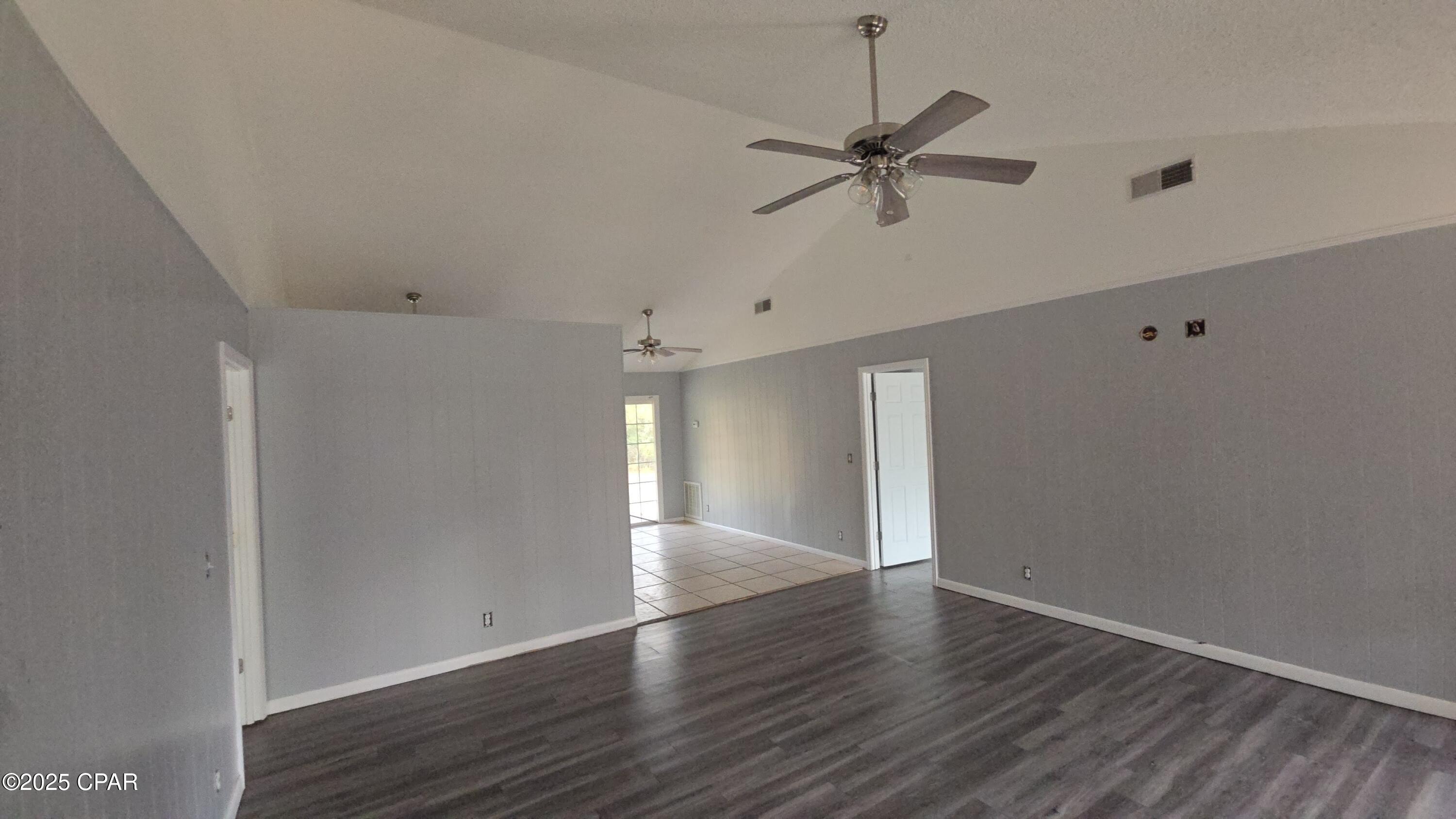 Image 4 For 632 Carver Circle