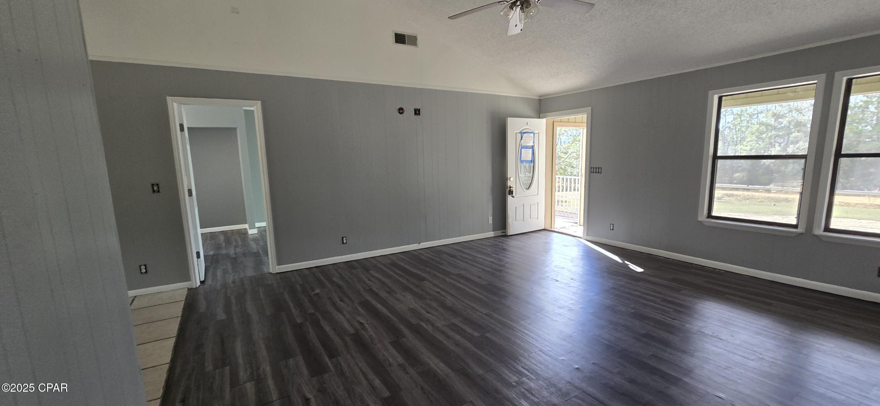 Image 5 For 632 Carver Circle