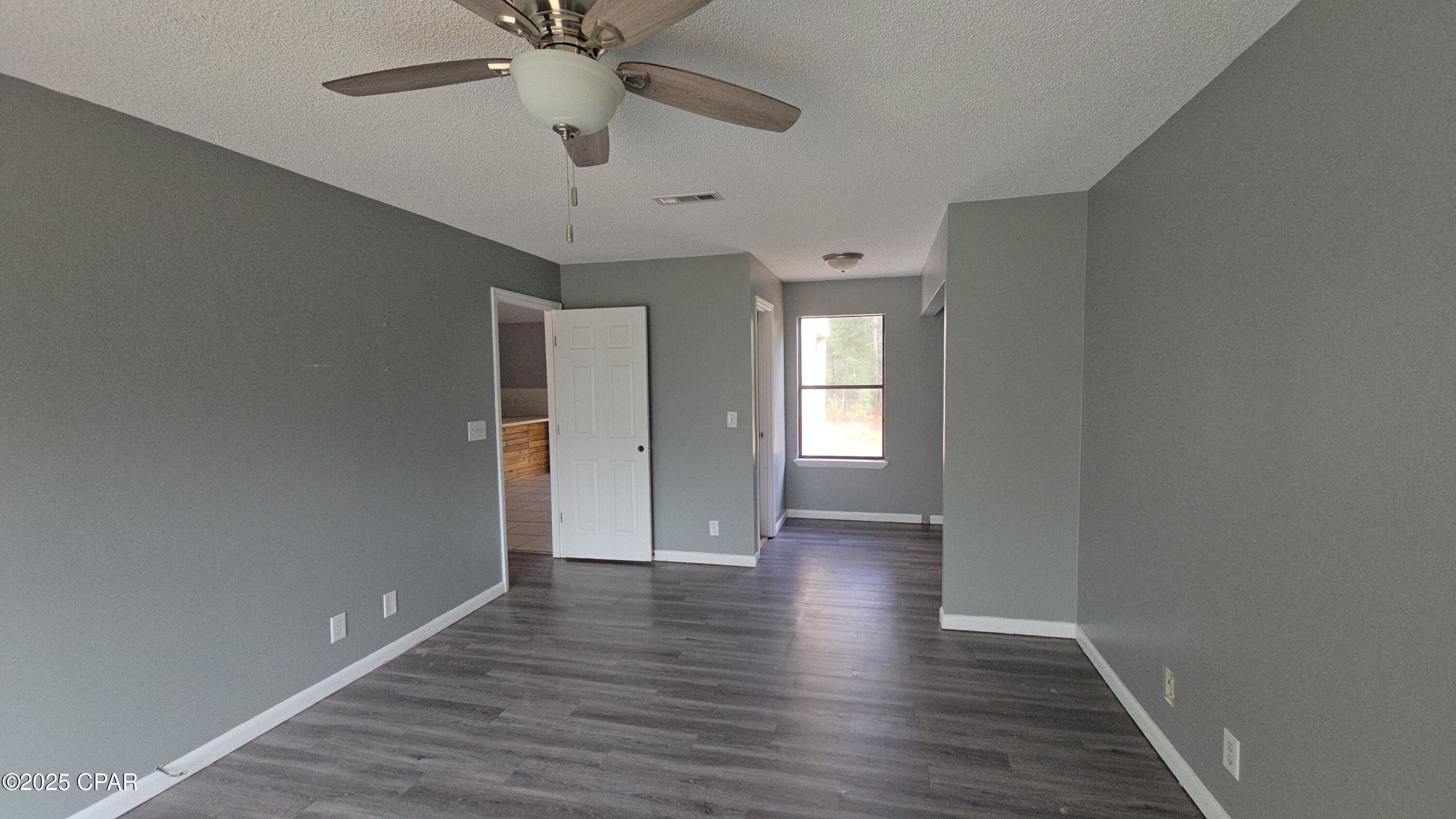 Image 6 For 632 Carver Circle