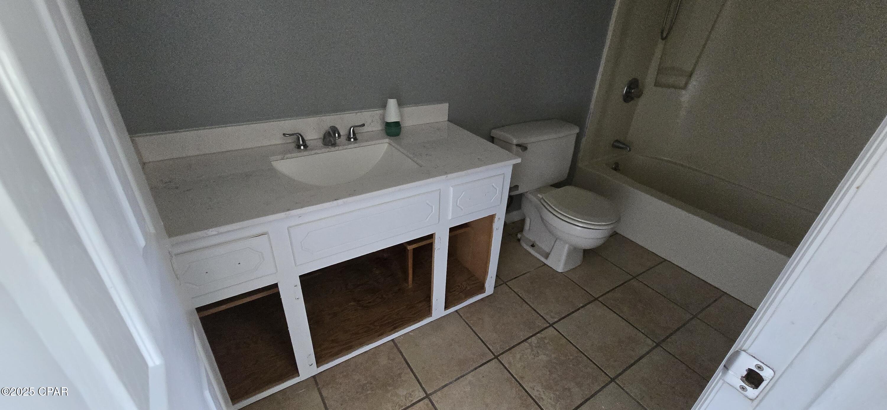 Image 8 For 632 Carver Circle