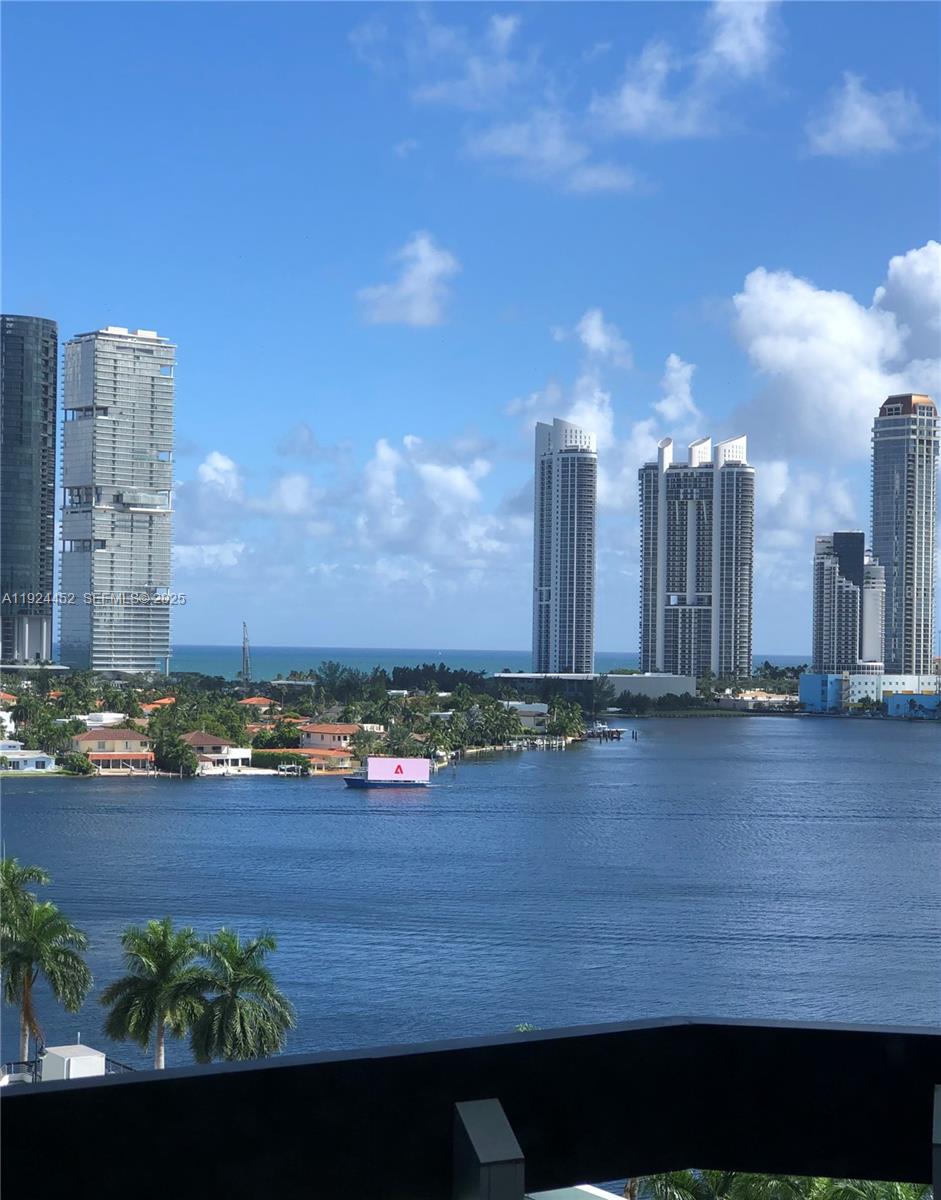 Mystic Pointe Tower 500 C