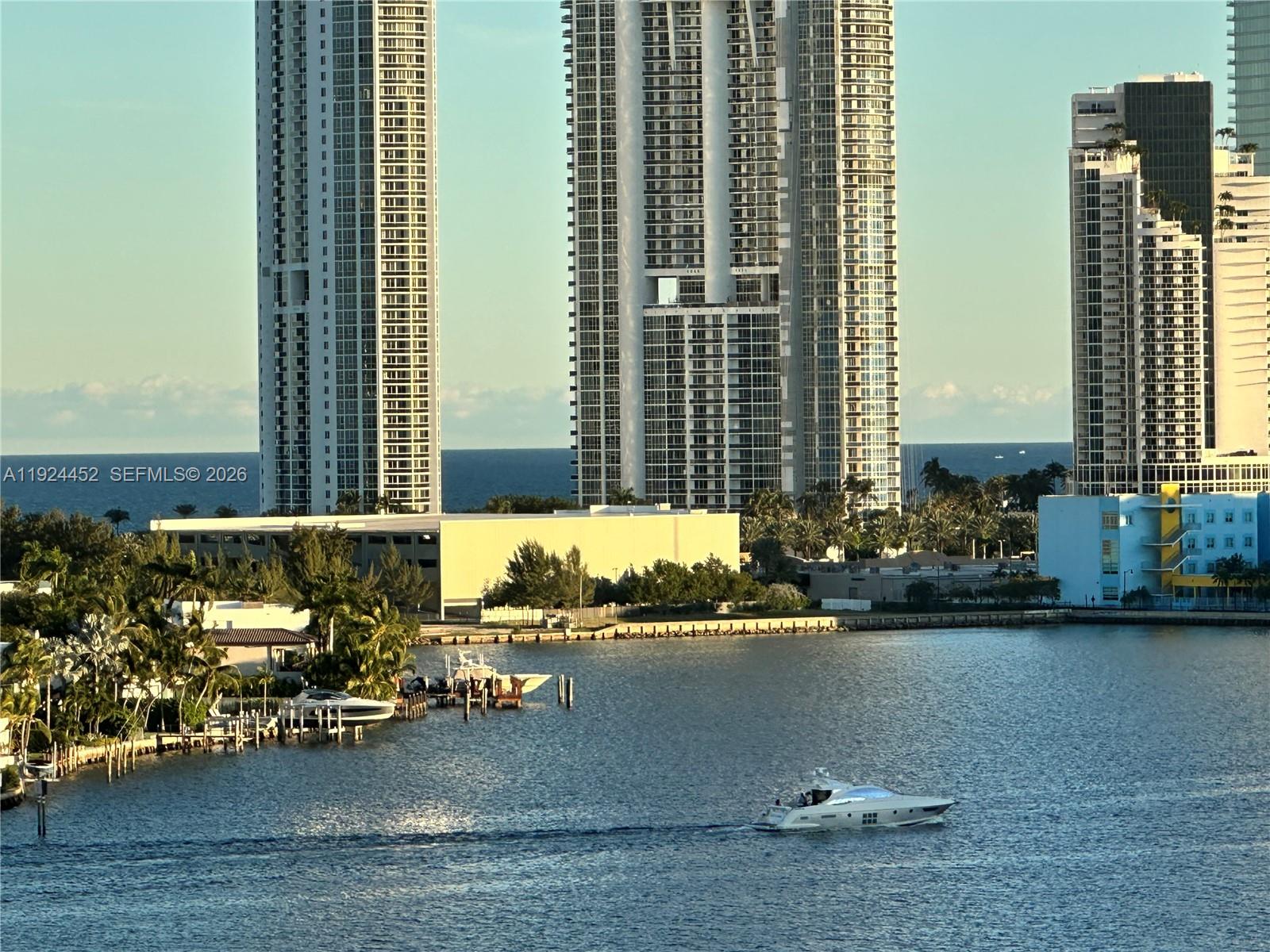 Mystic Pointe Tower 500 C