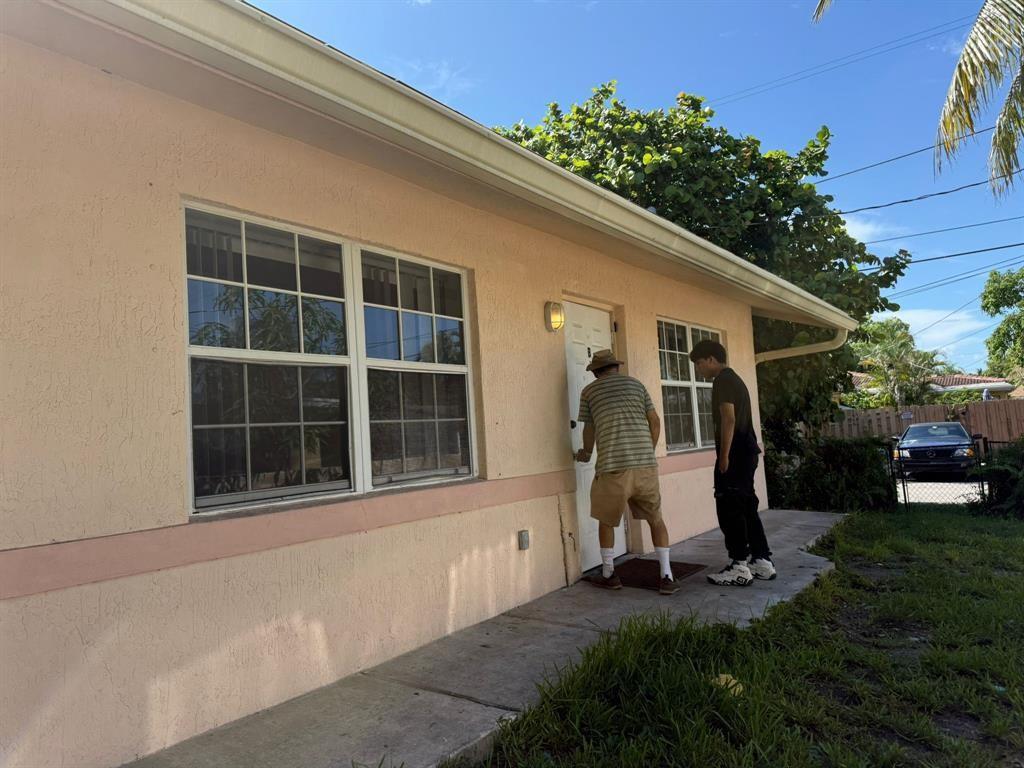 North Hollywood 4-1 B