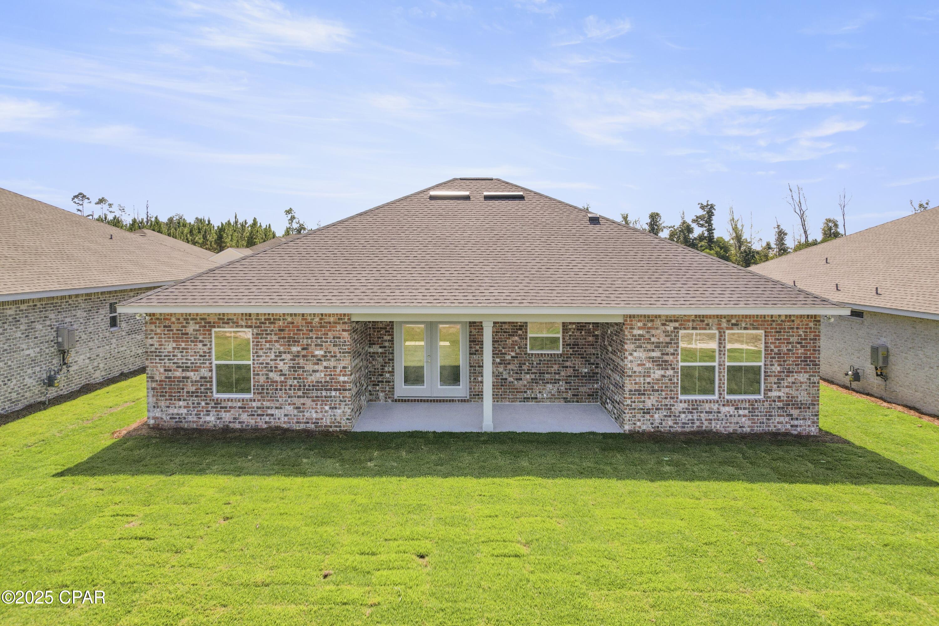 Image 2 For 3817 Red Deer Circle