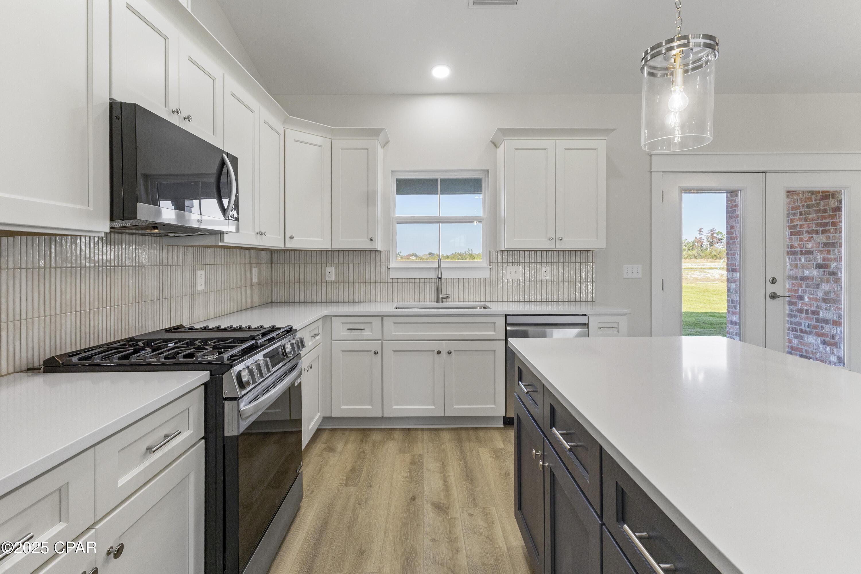 Image 6 For 3817 Red Deer Circle