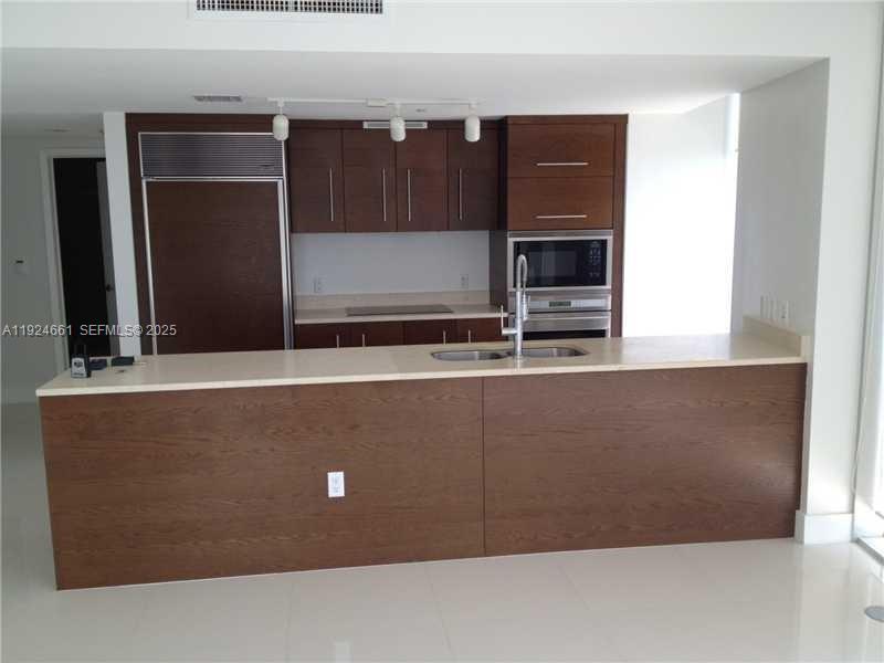Condo for Rent in Miami, FL