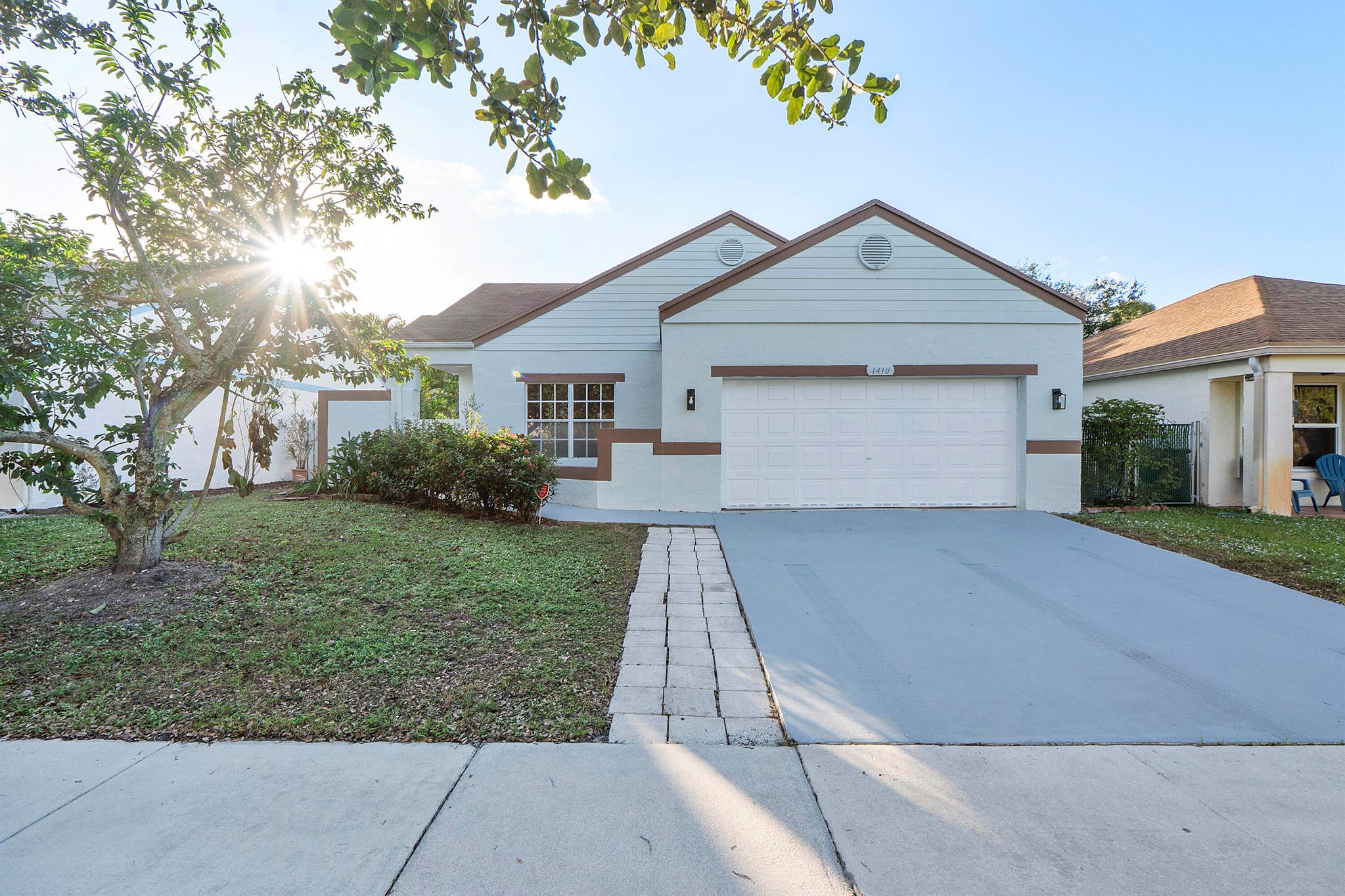 Homes for sale in Pembroke Pines, FL | 1410 Sw 85Th Terrace, Pembroke Pines, FL 33025 | MLS# R11145140