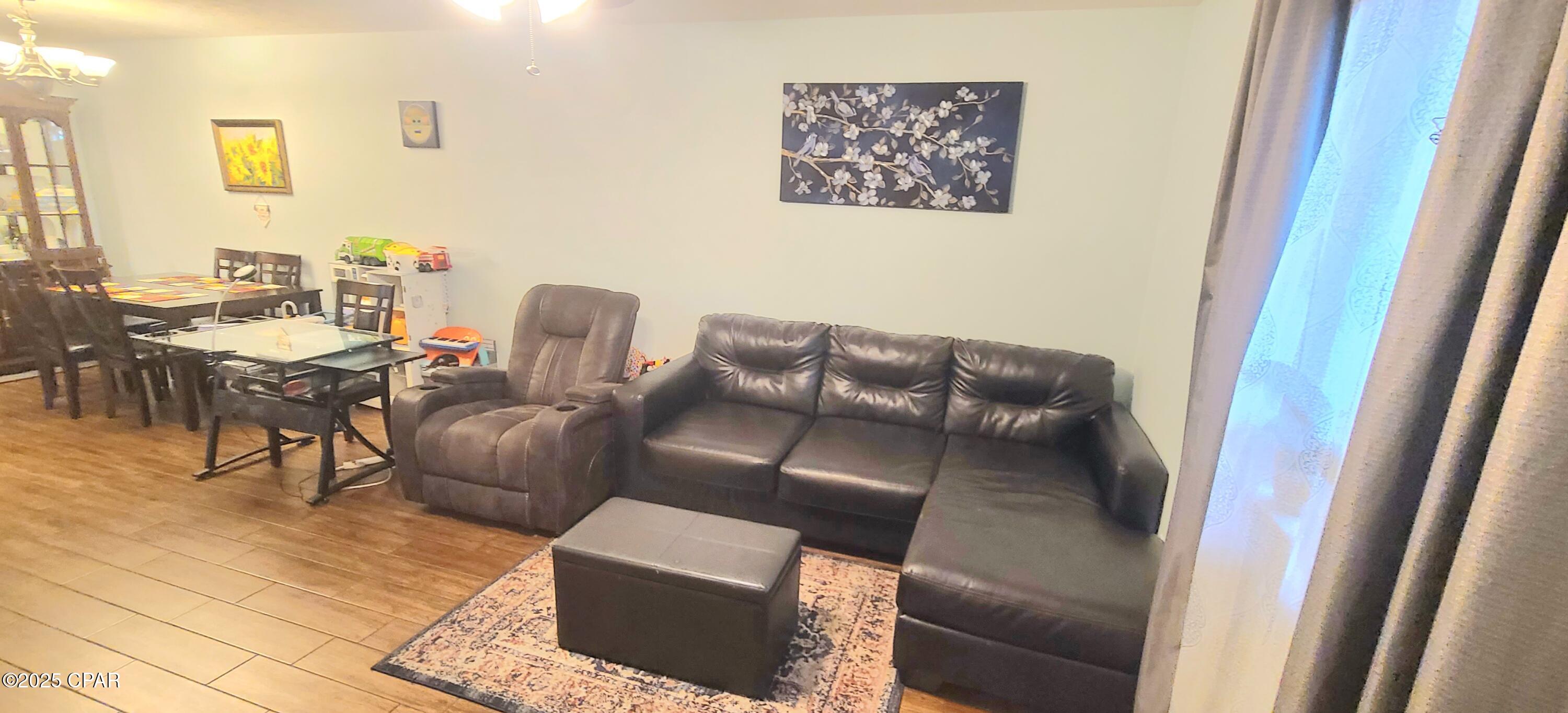 Image 2 For 3906 Venetian Circle