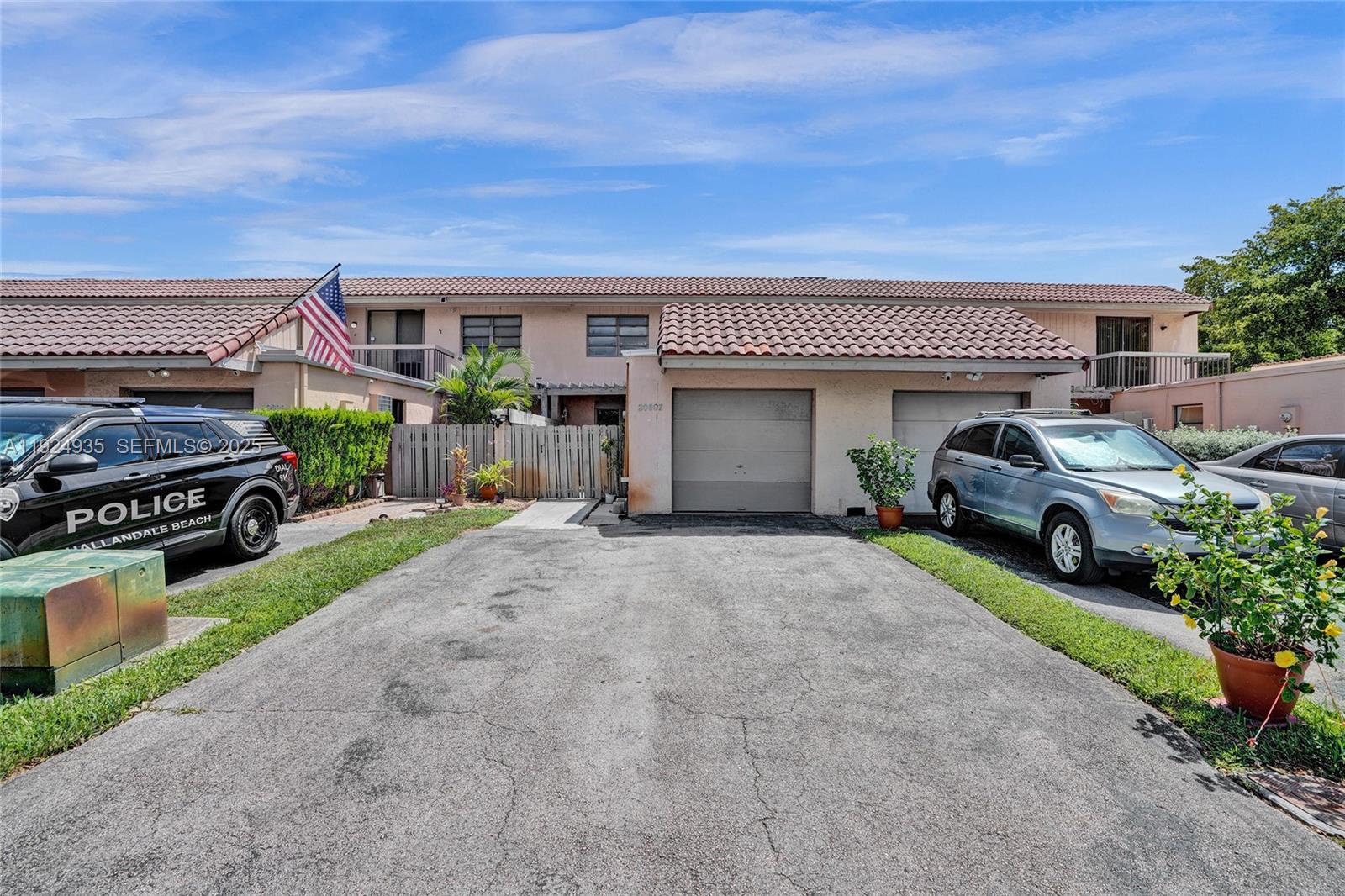 Townhouses Of The Calif C
