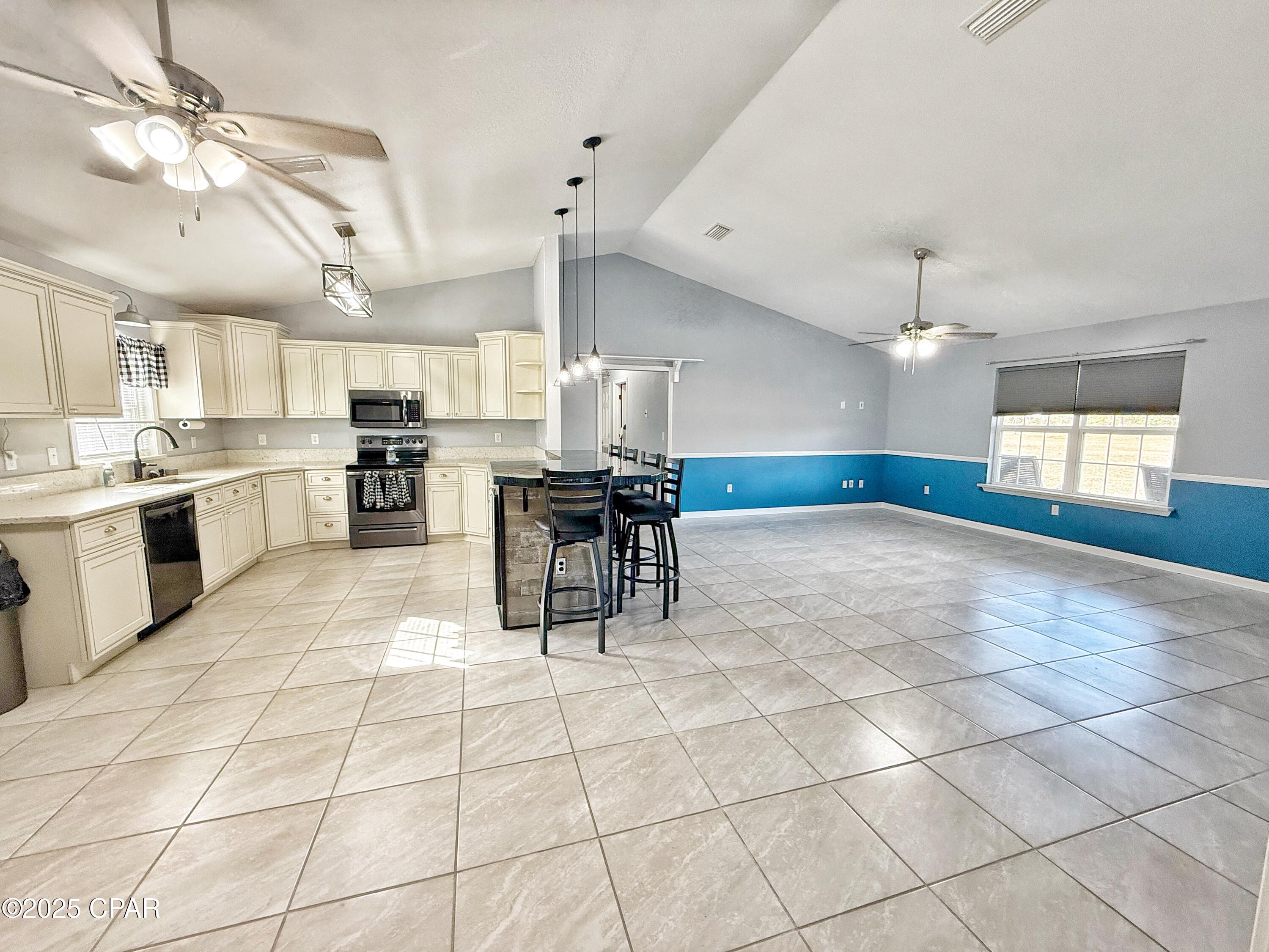 Image 10 For 21382 Paradise Lane