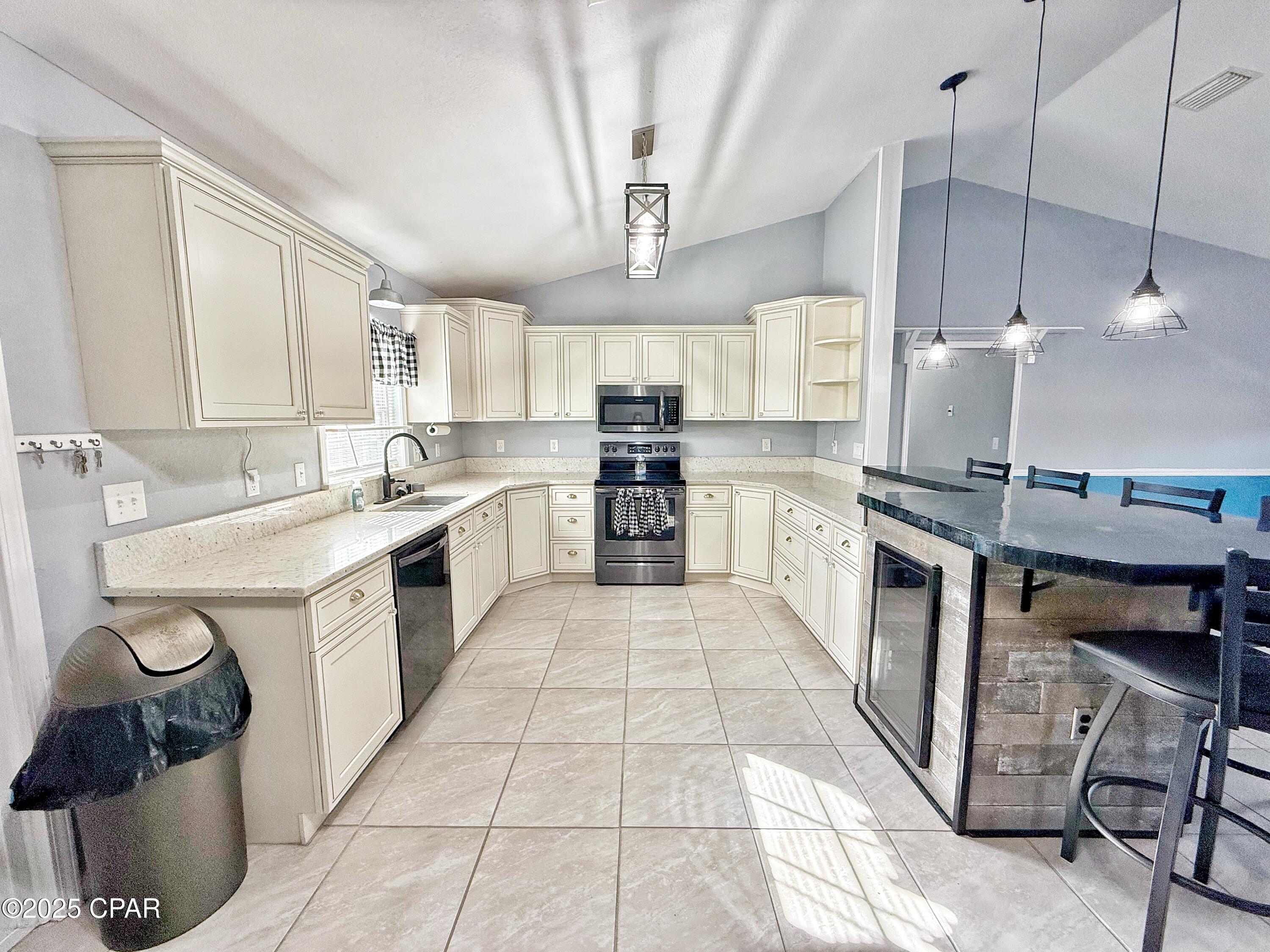 Image 13 For 21382 Paradise Lane