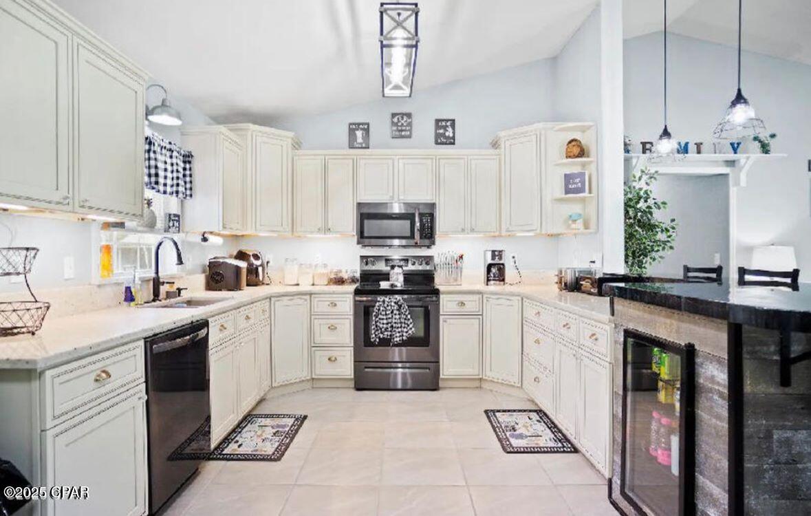 Image 3 For 21382 Paradise Lane