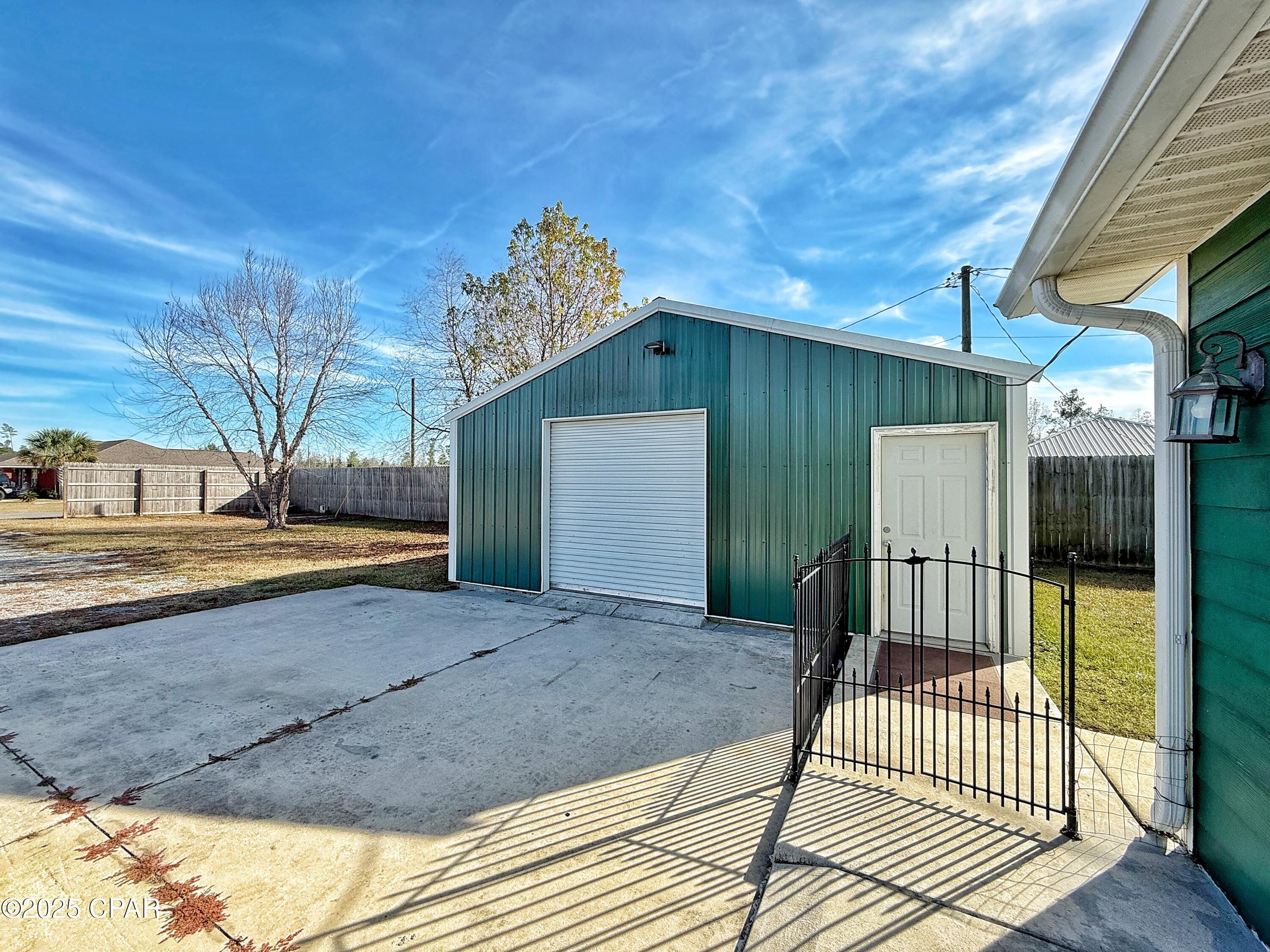 Image 34 For 21382 Paradise Lane