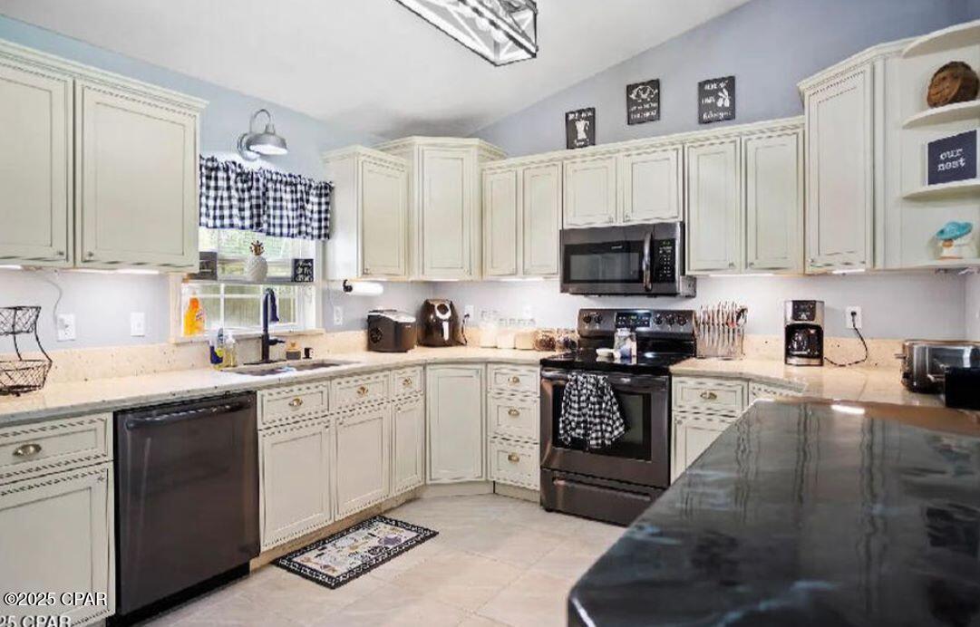 Image 8 For 21382 Paradise Lane