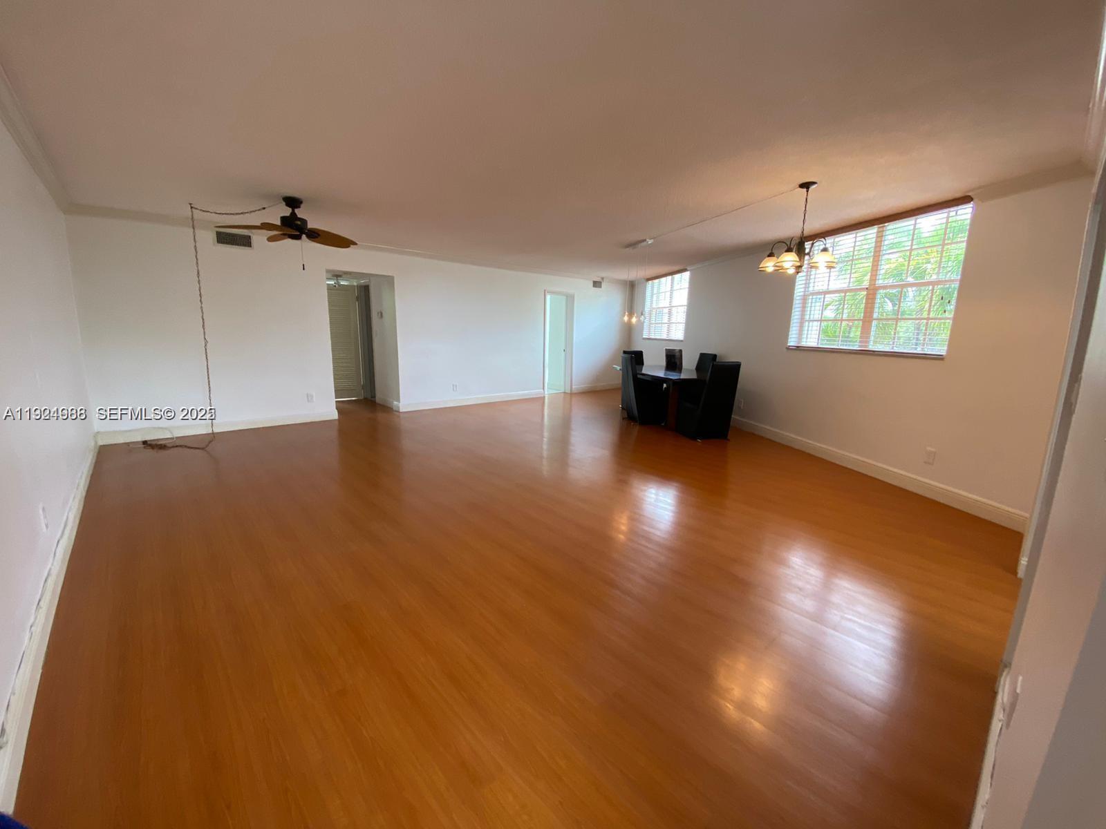 No Bay White House No 1 C