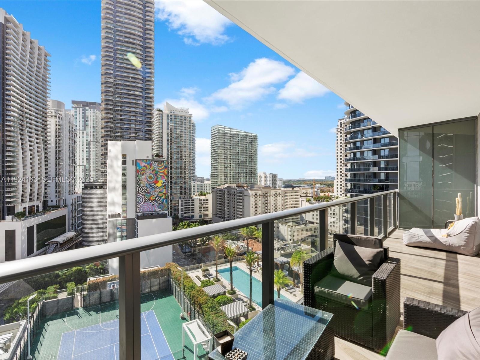 Apartamento à Venda em Miami, FL