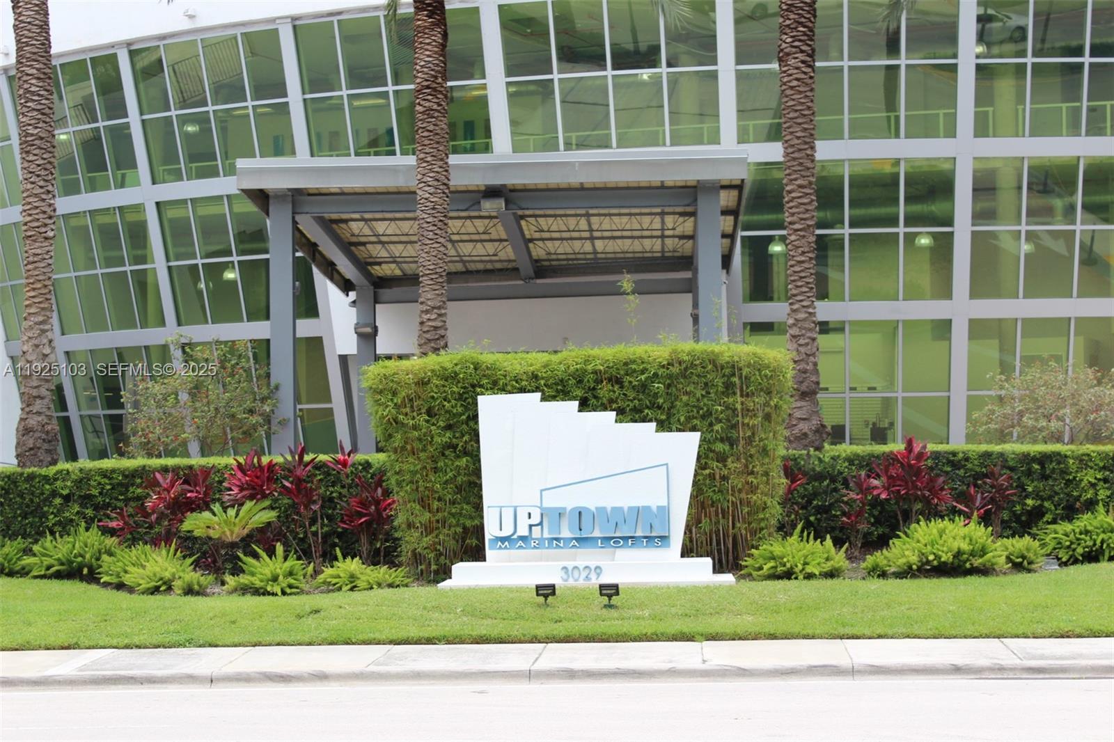 Uptown Marina Lofts Condo