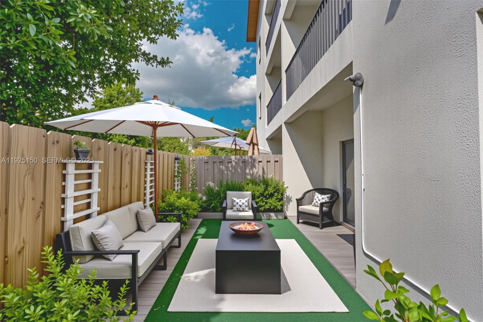 Apex At Park Central Cond