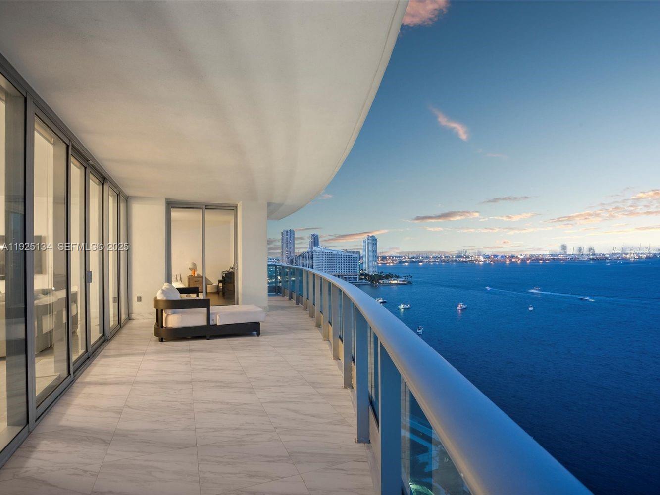Condo for Sale in Miami, FL