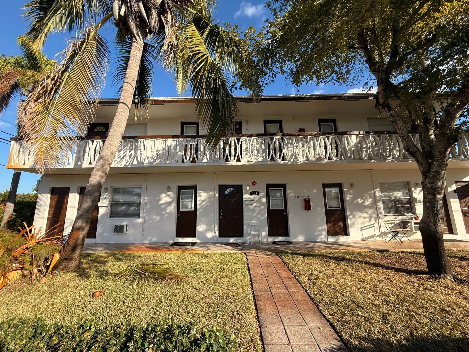 Hallandale Park 2 6-8 B