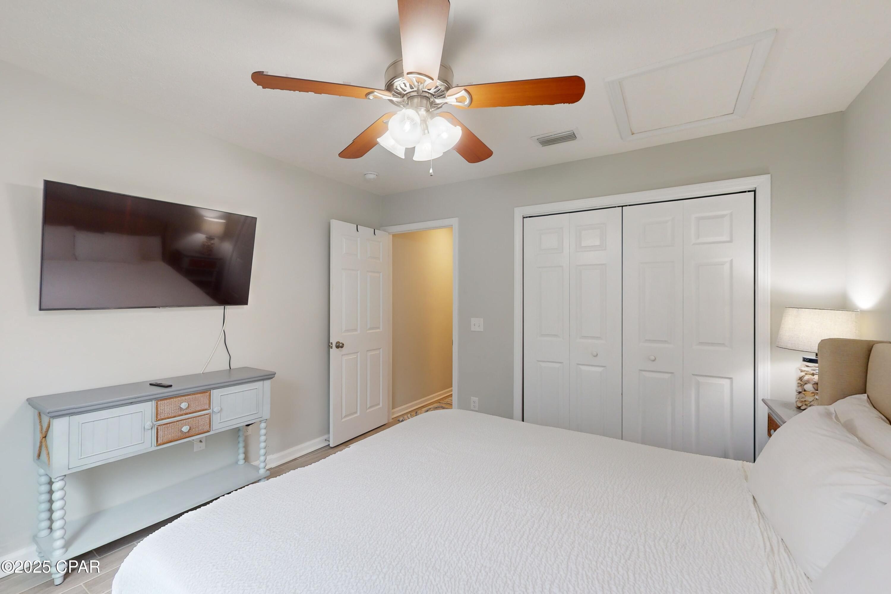 Image 11 For 6128 Loquat Avenue