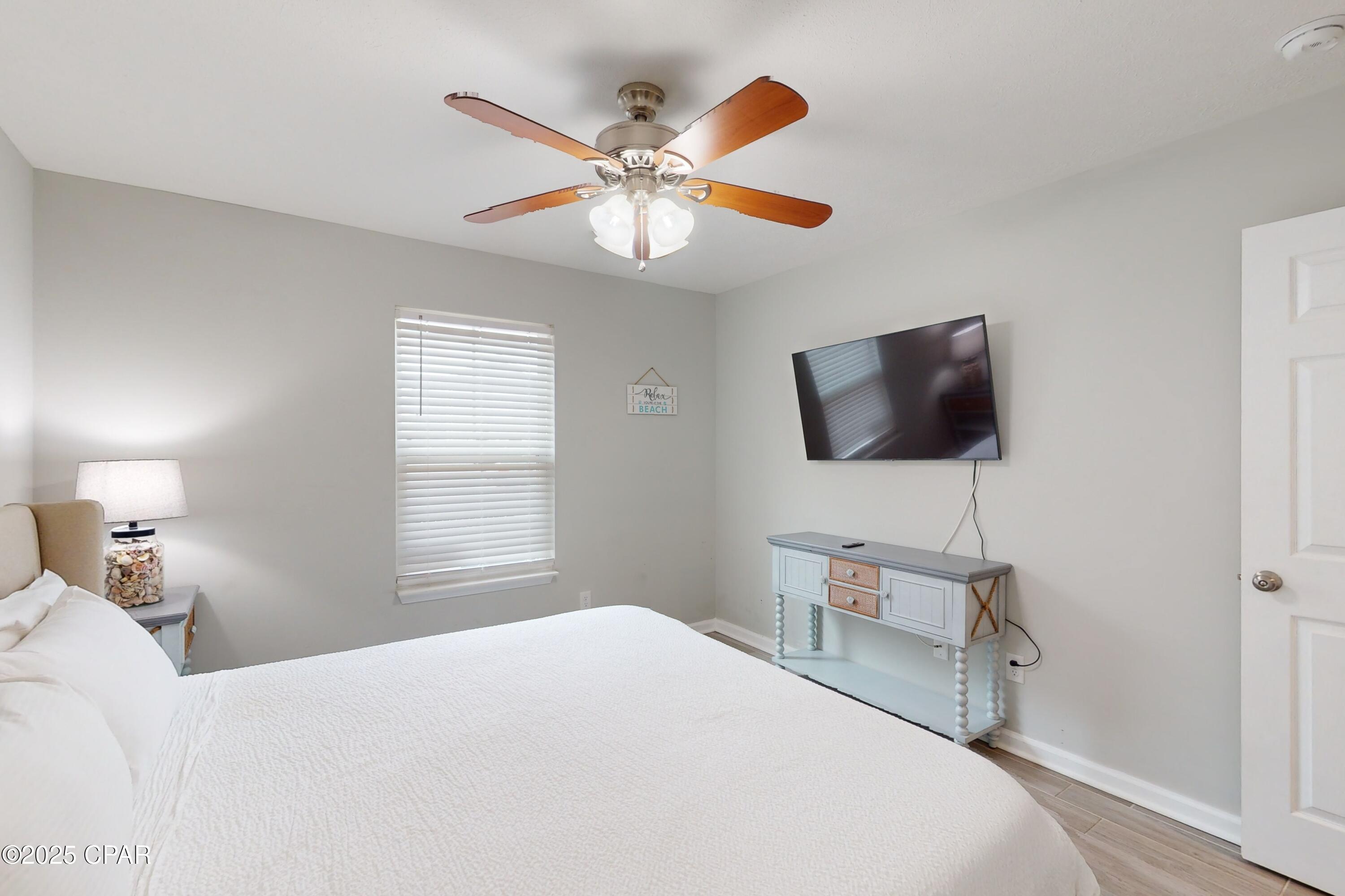 Image 12 For 6128 Loquat Avenue