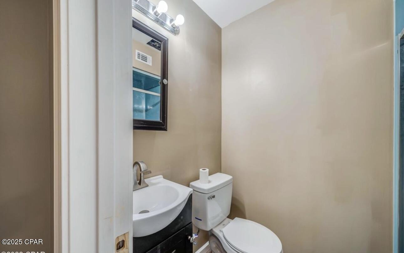 Image 16 For 2222 29th Plaza