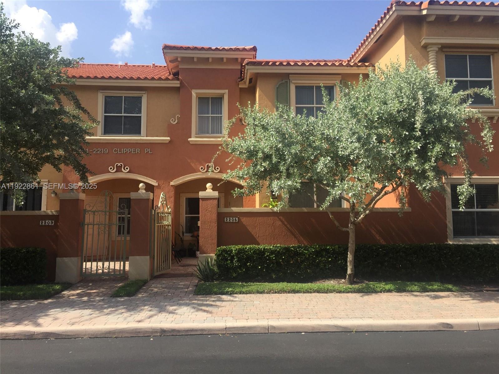 Villas At Harbor Isles Co