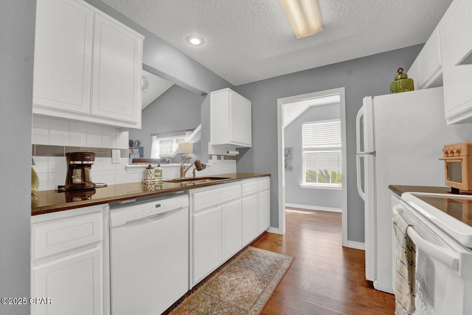 Image 8 For 231 Via Largo  39b