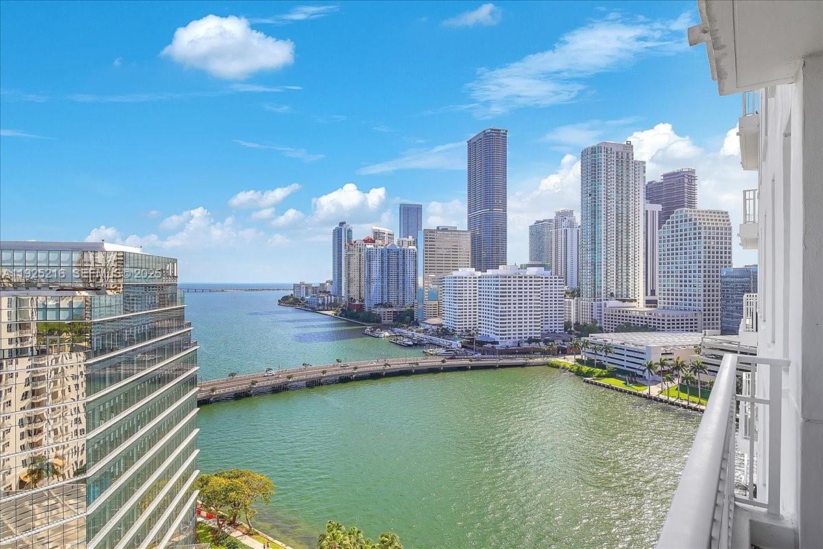 Apartamento para Alugar em Miami, FL